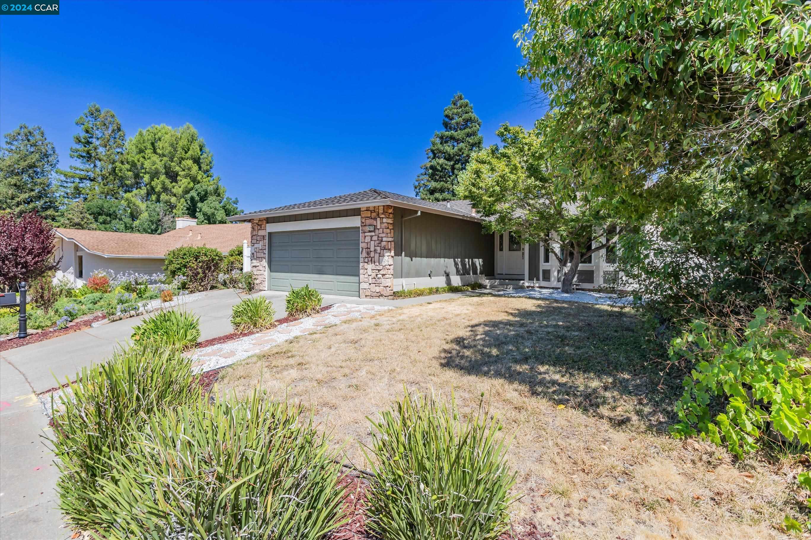 2522 Holly View Drive