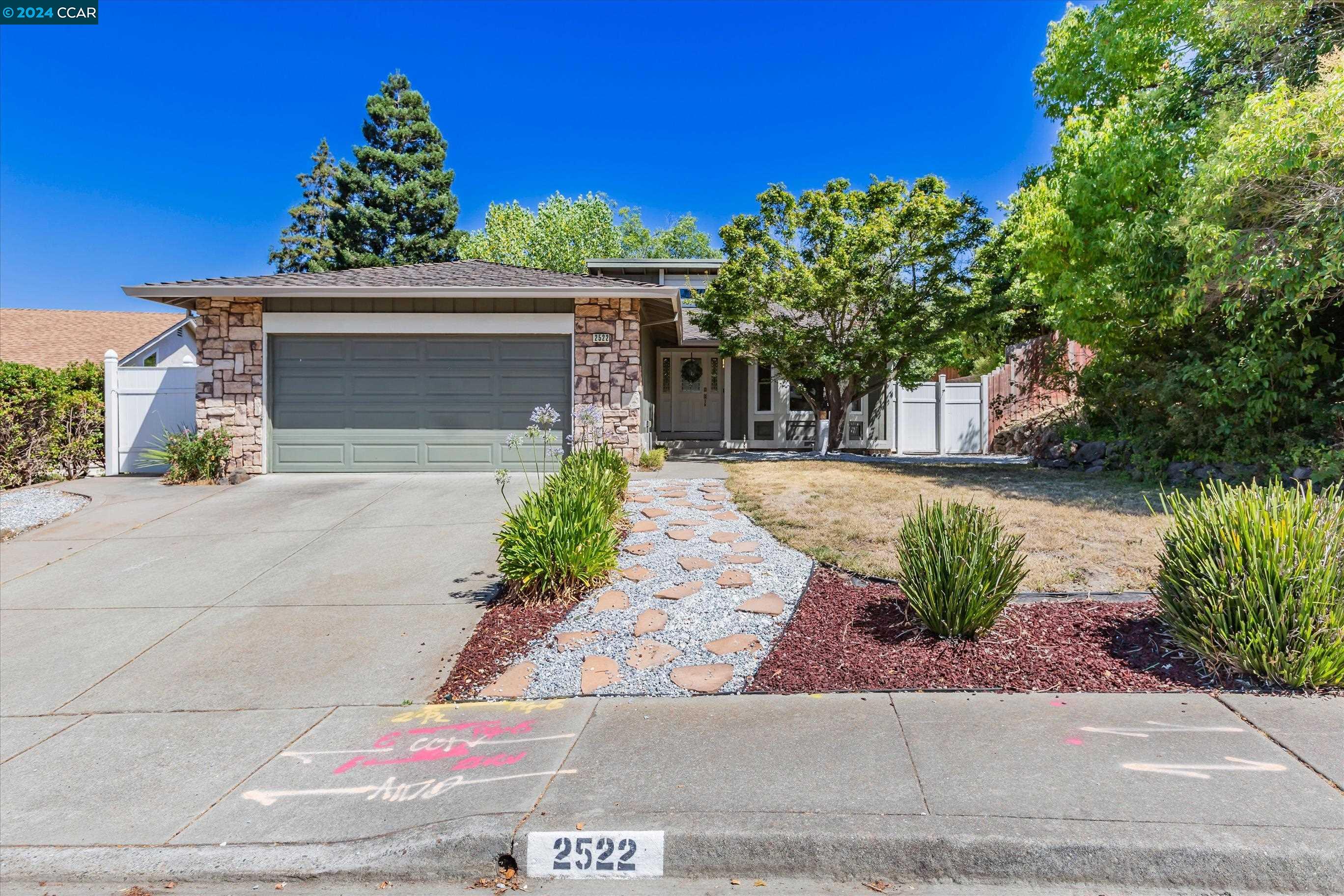 2522 Holly View Drive