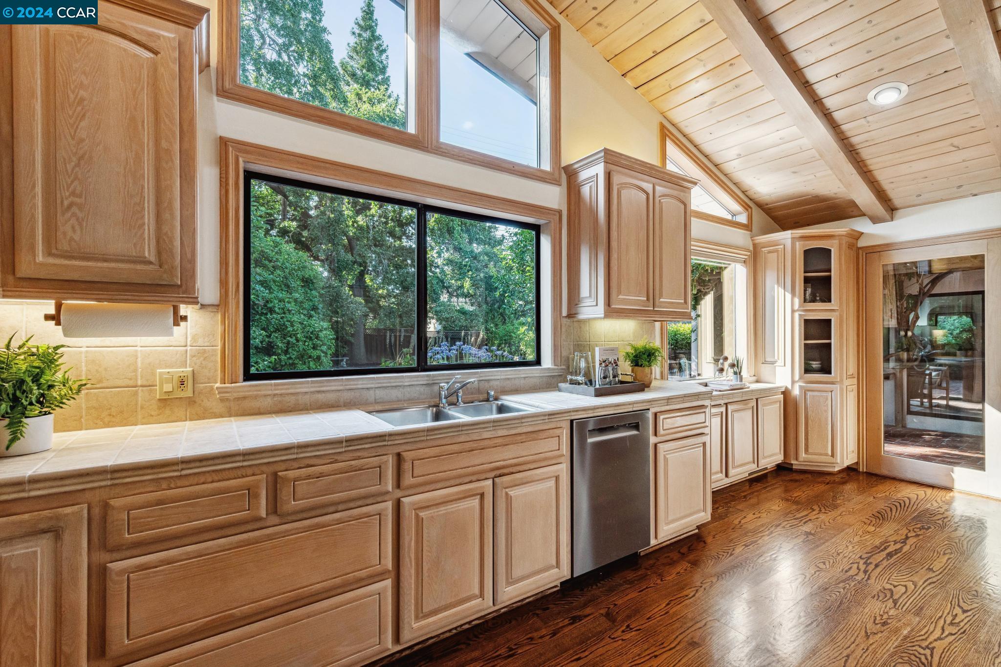 3111 San Gabriel Dr