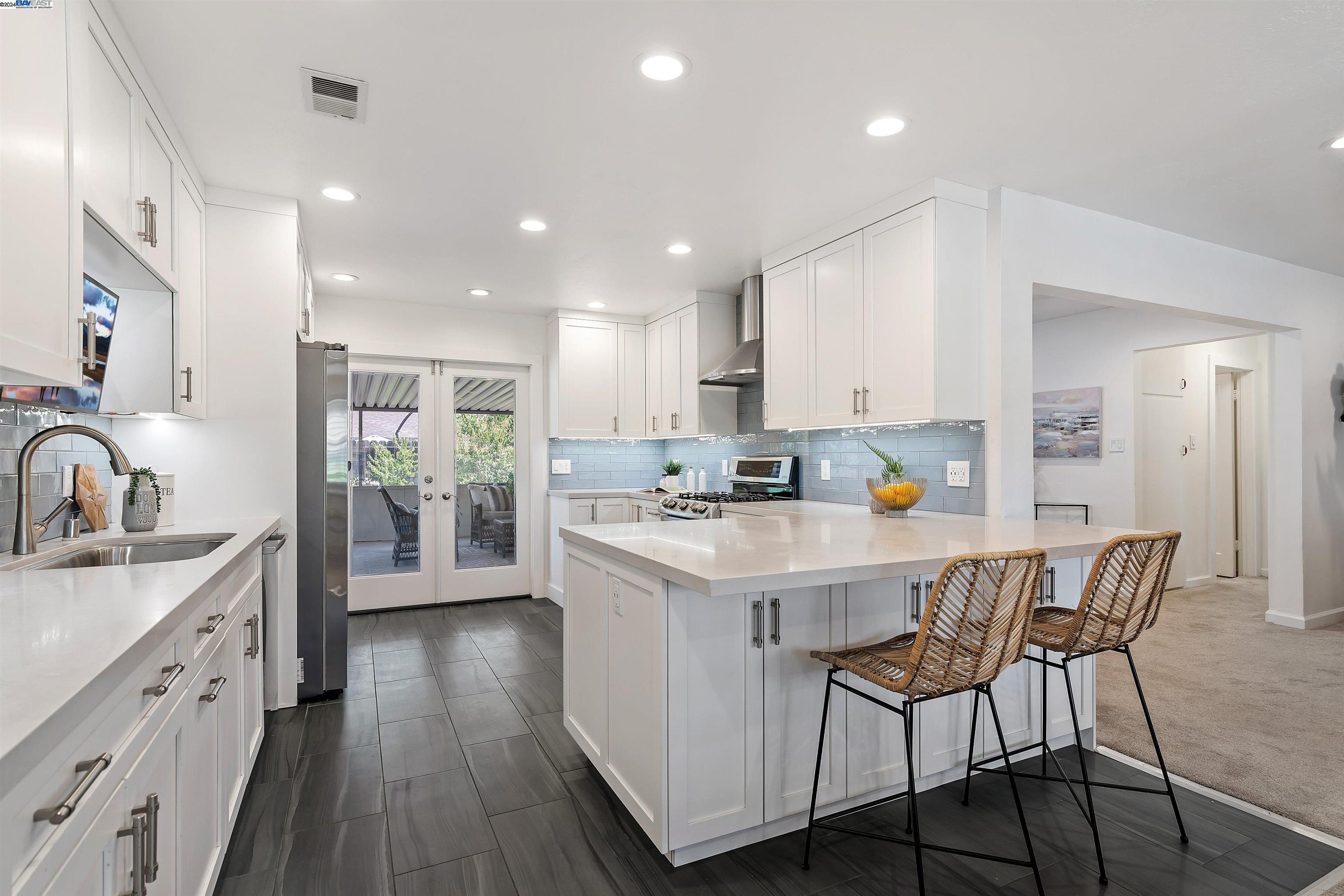 48 Mazie Dr