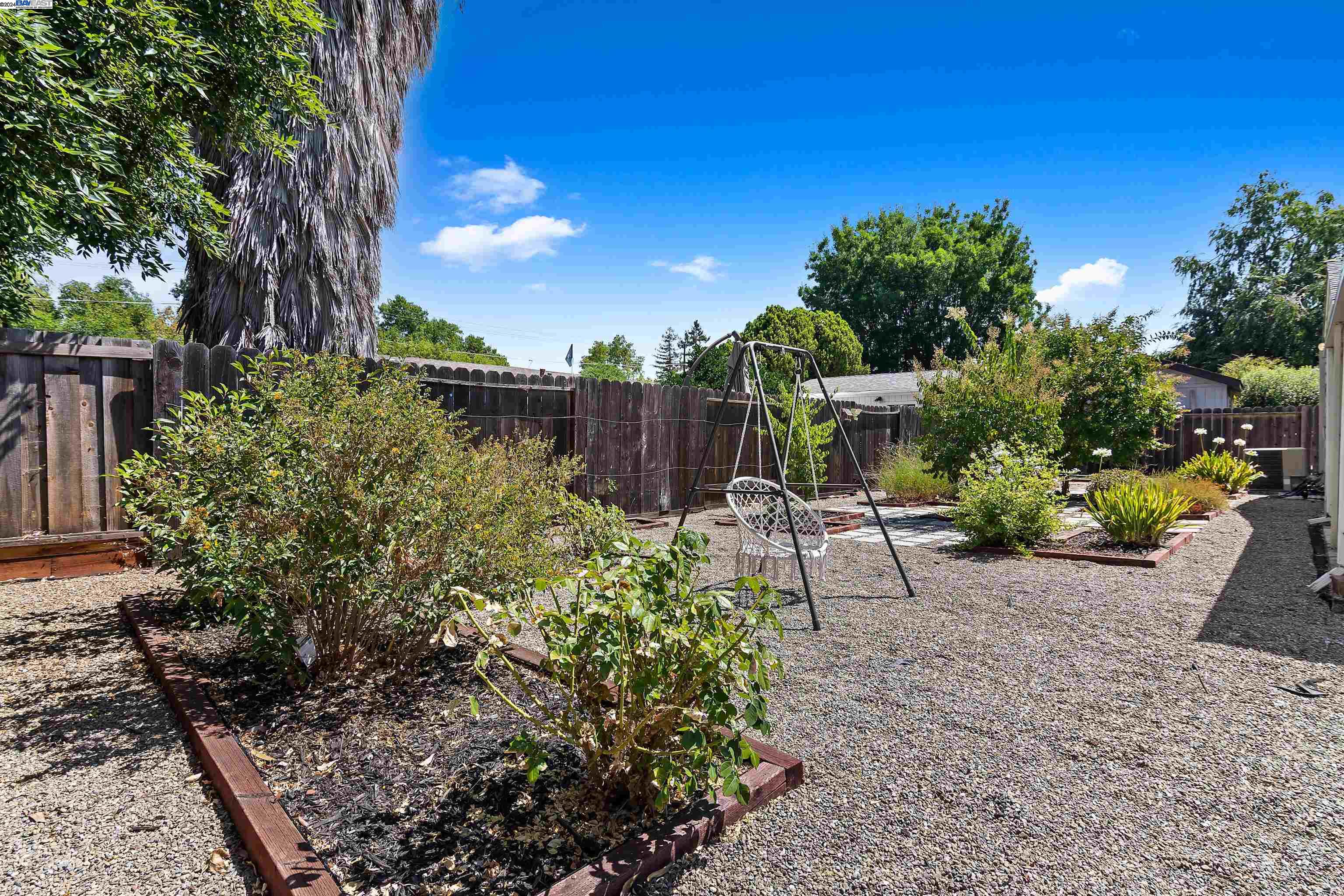 48 Mazie Dr