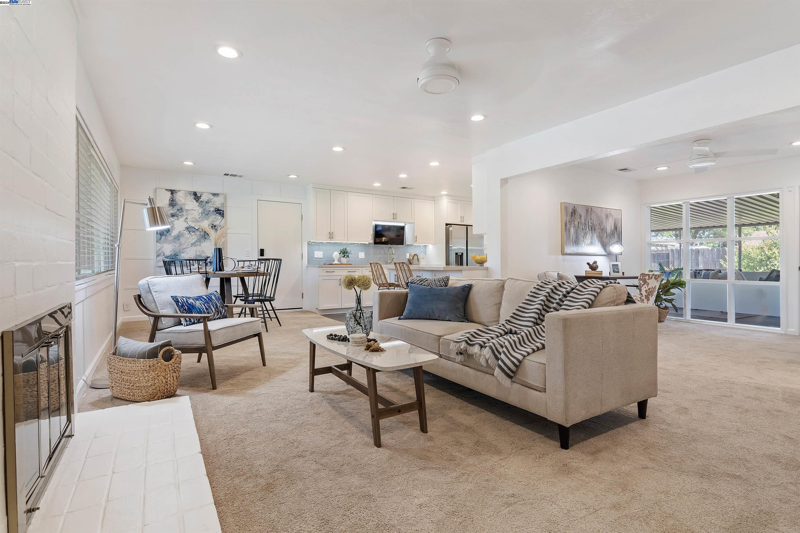 48 Mazie Dr