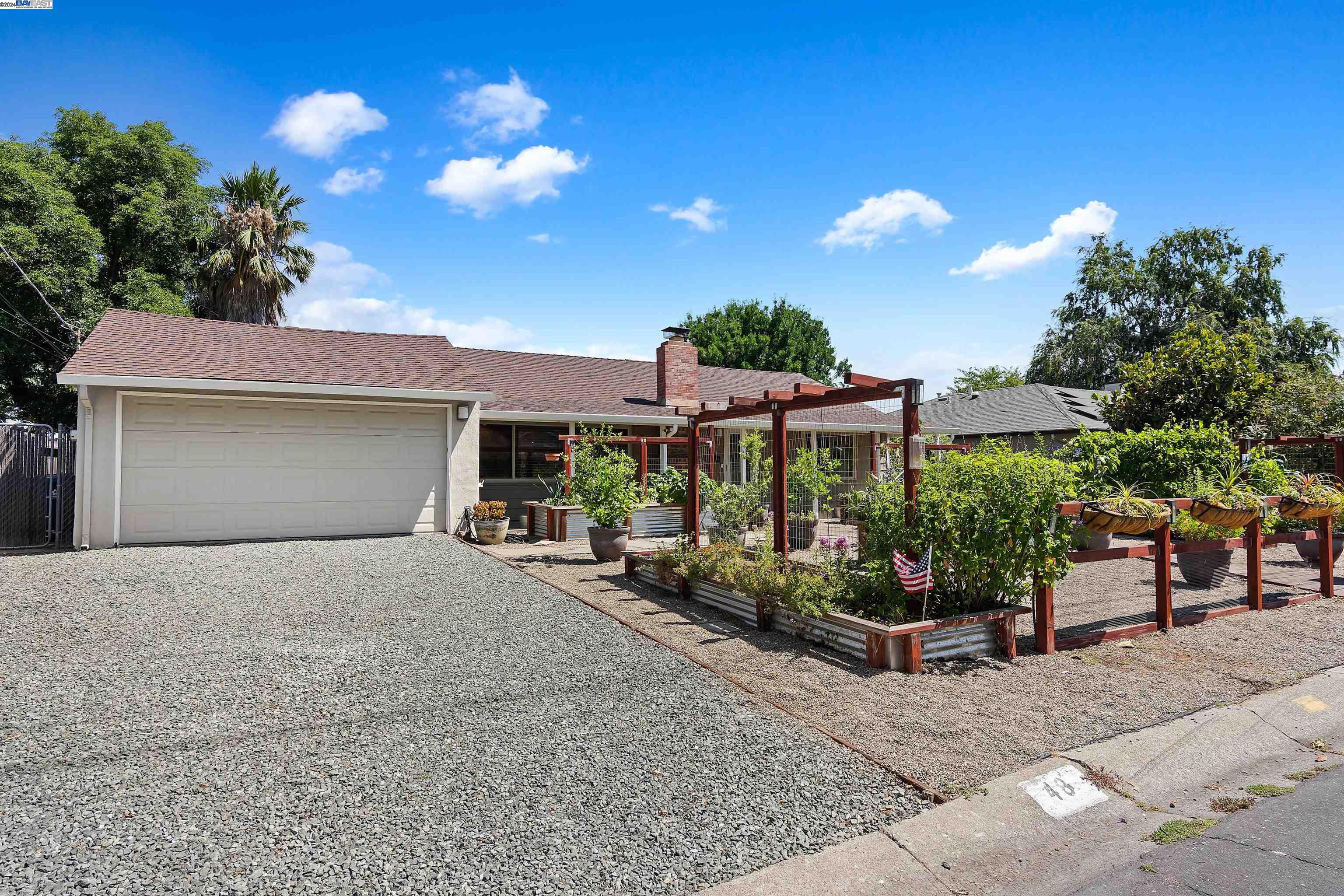 48 Mazie Dr