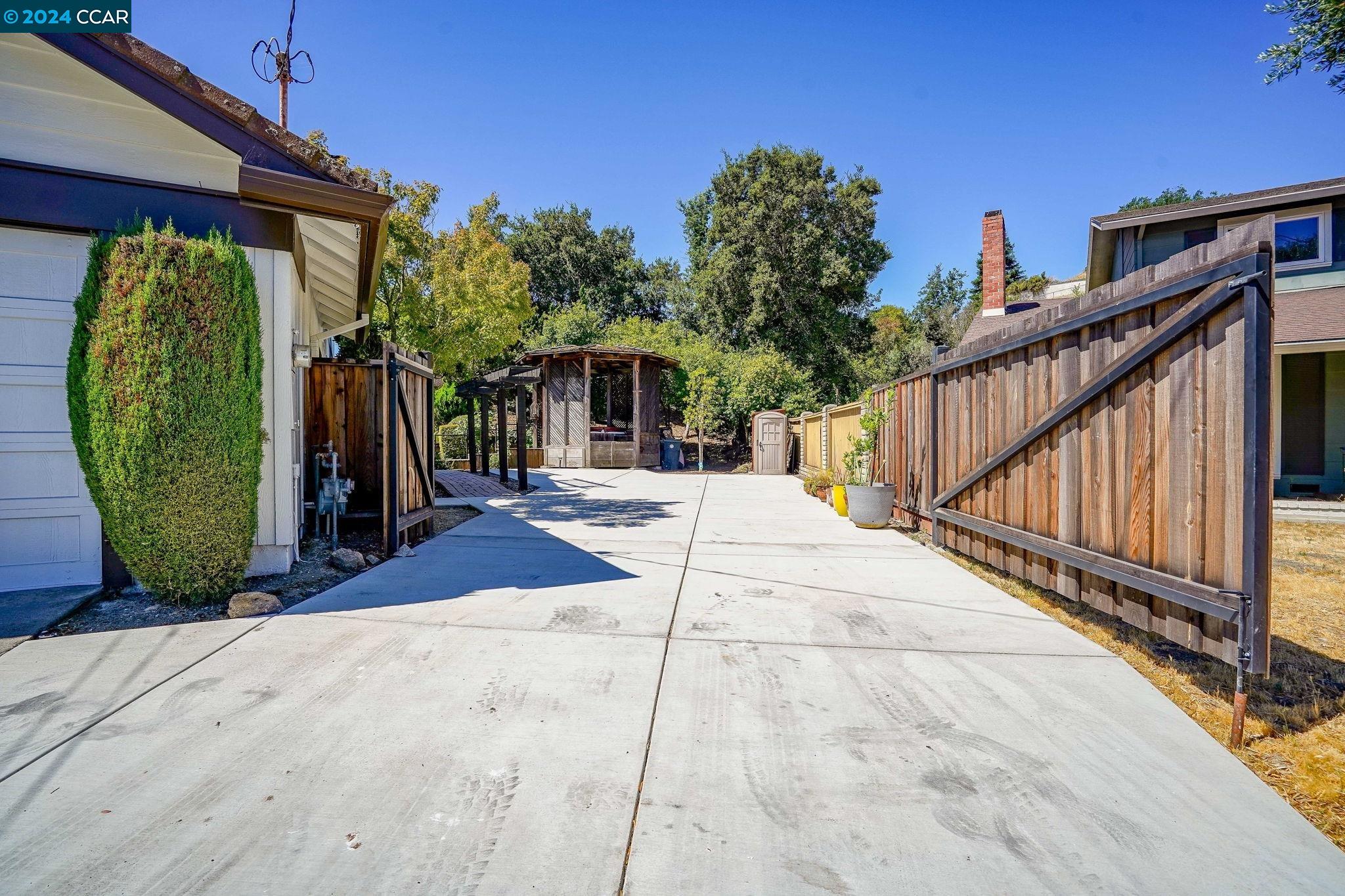 11381 Rampart Dr