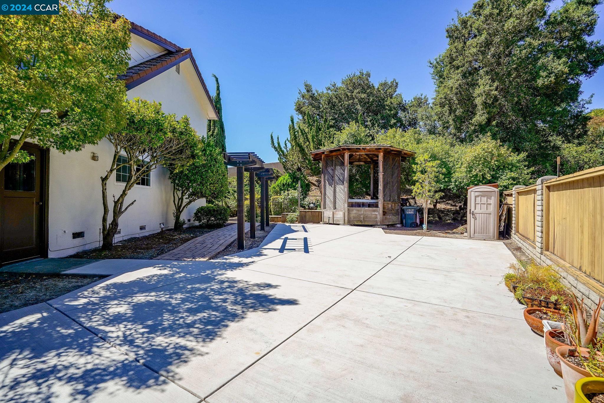 11381 Rampart Dr