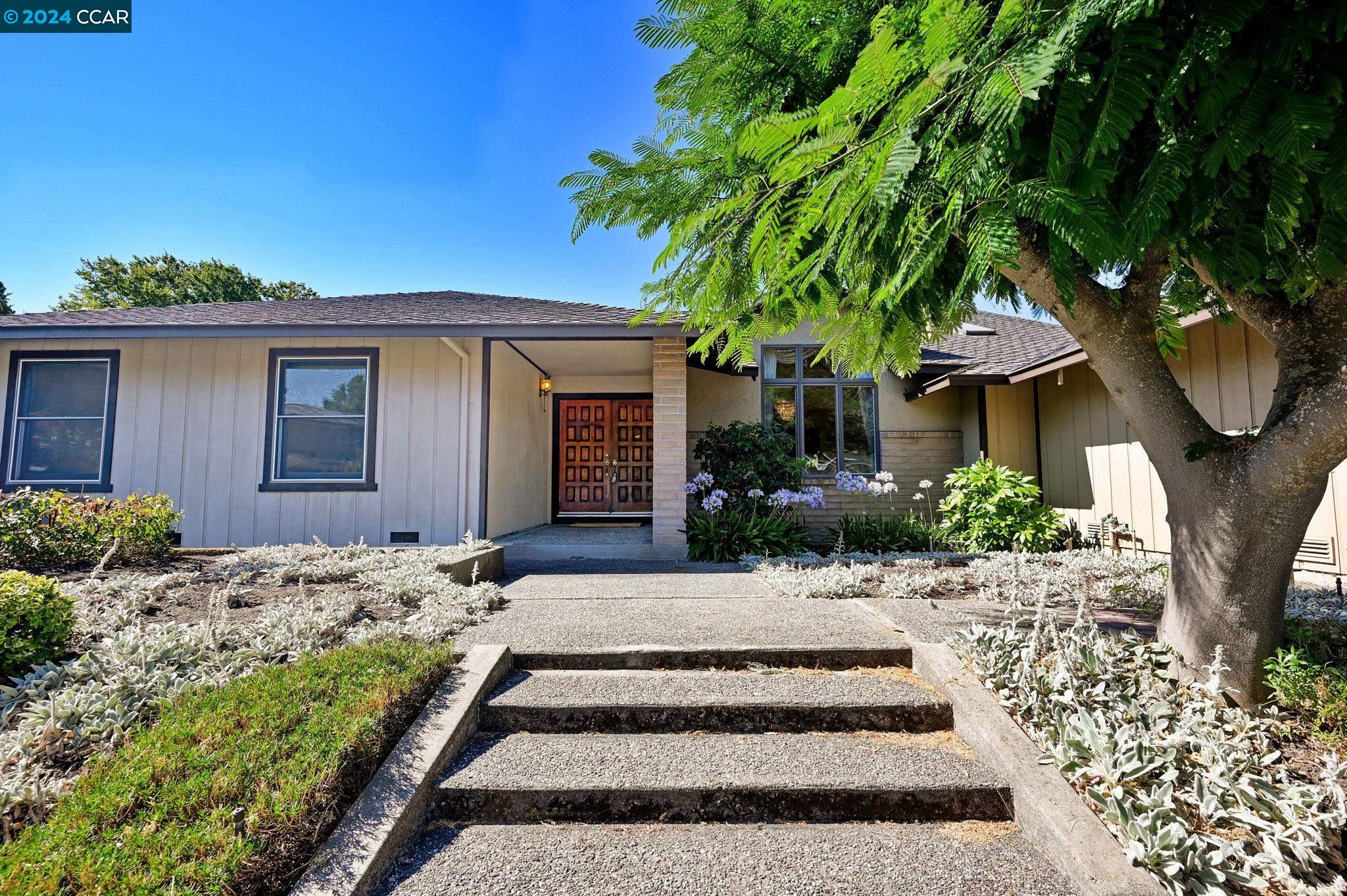 8 SILVIA CT