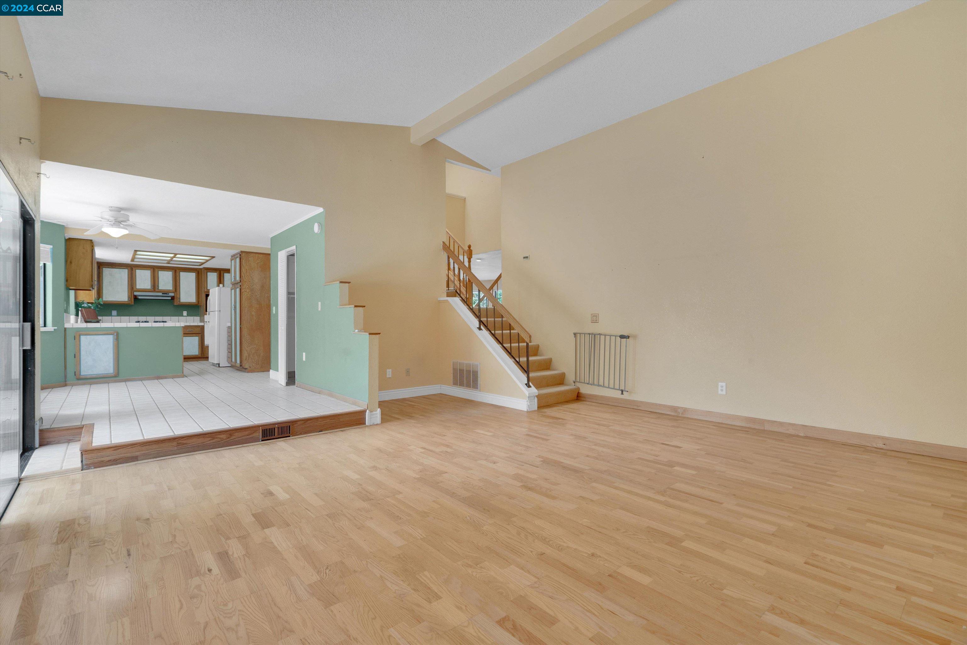 3020 Larkspur Dr