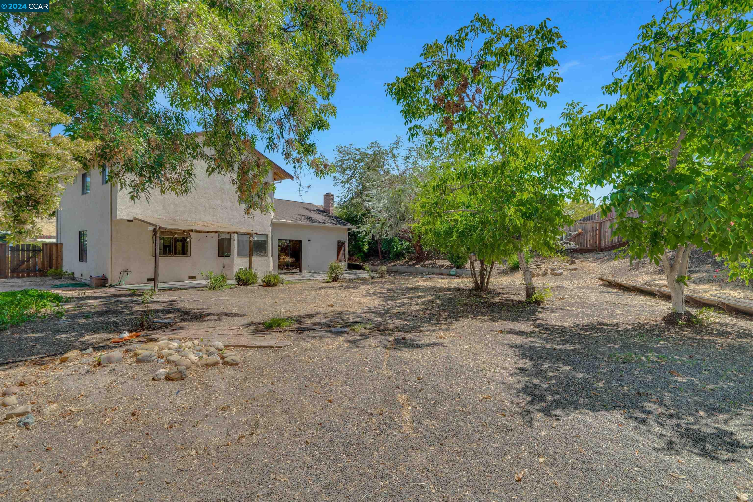 3020 Larkspur Dr