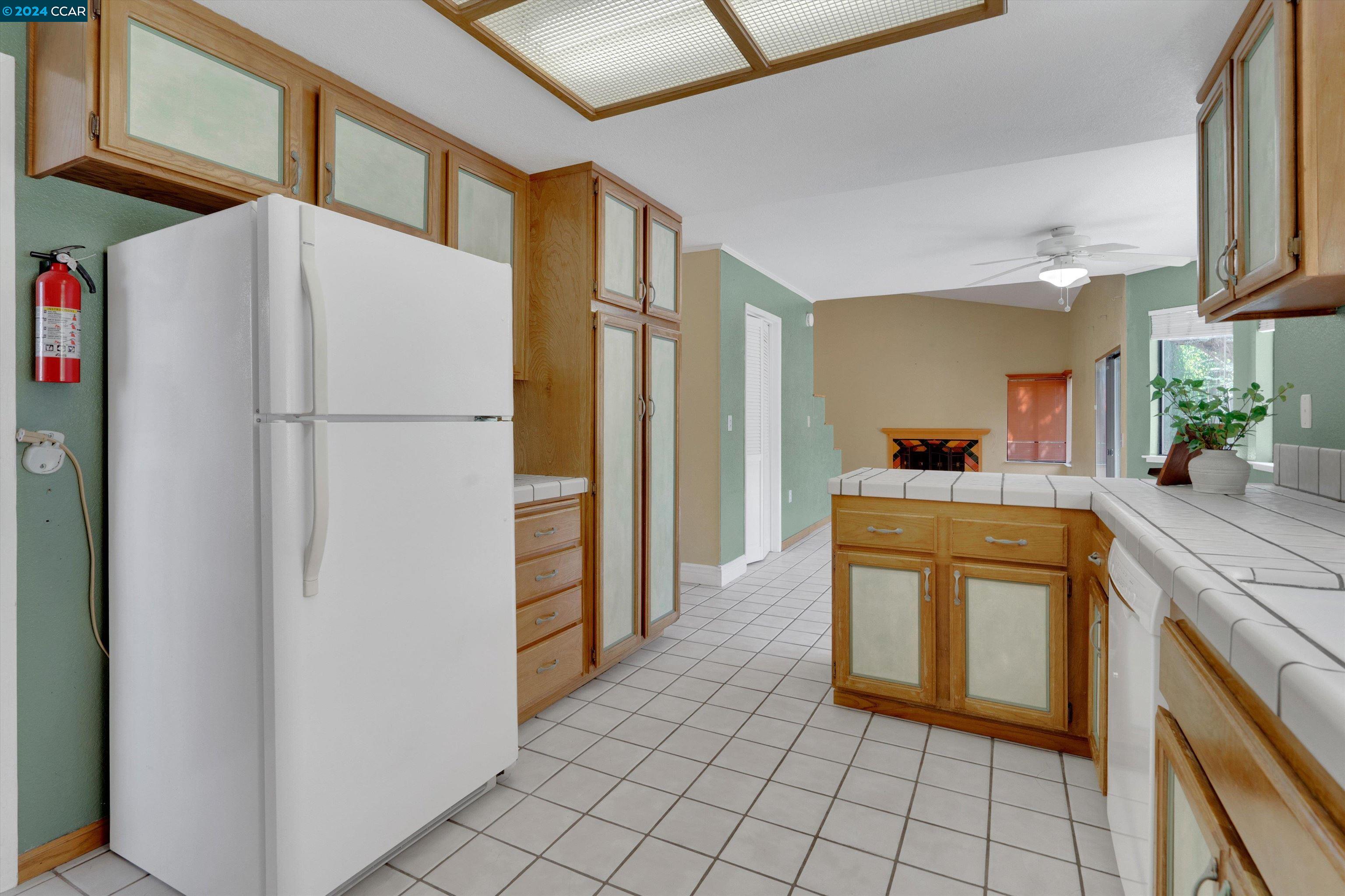 3020 Larkspur Dr