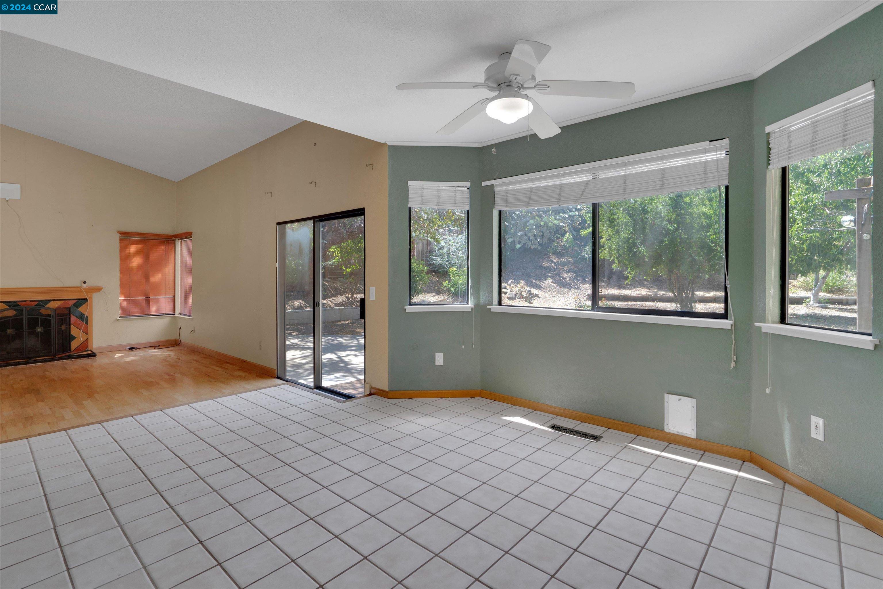 3020 Larkspur Dr