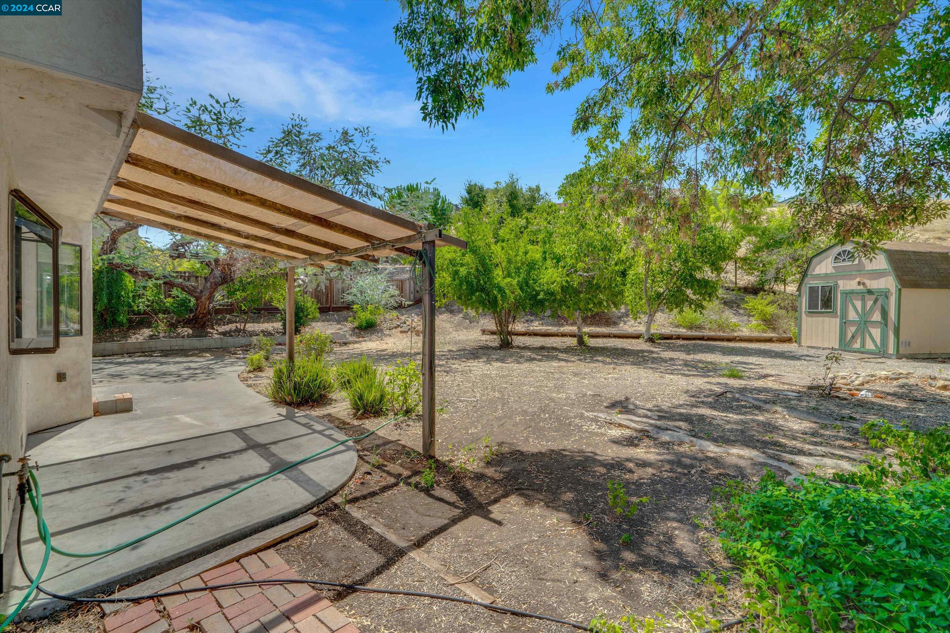 3020 Larkspur Dr