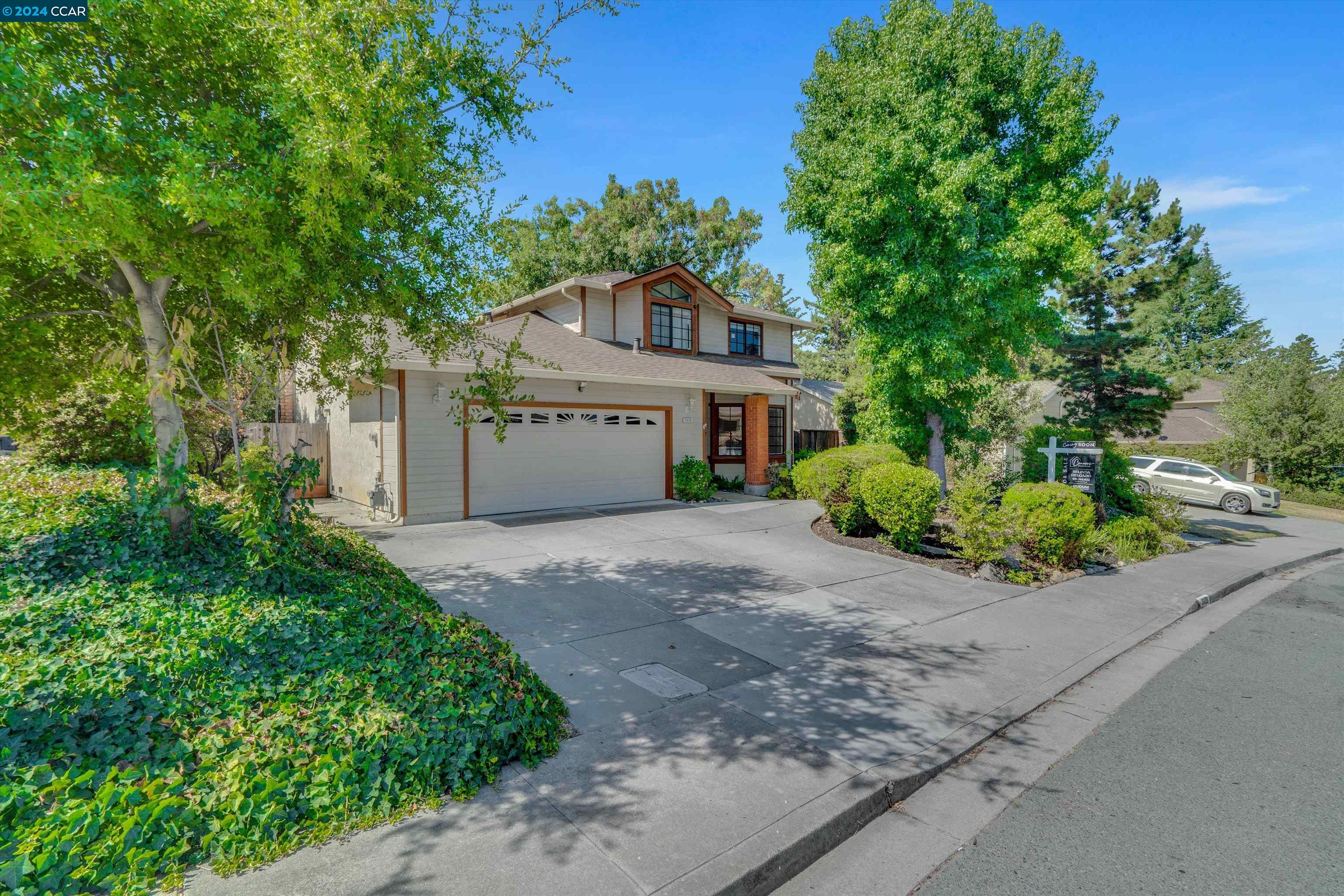 3020 Larkspur Dr
