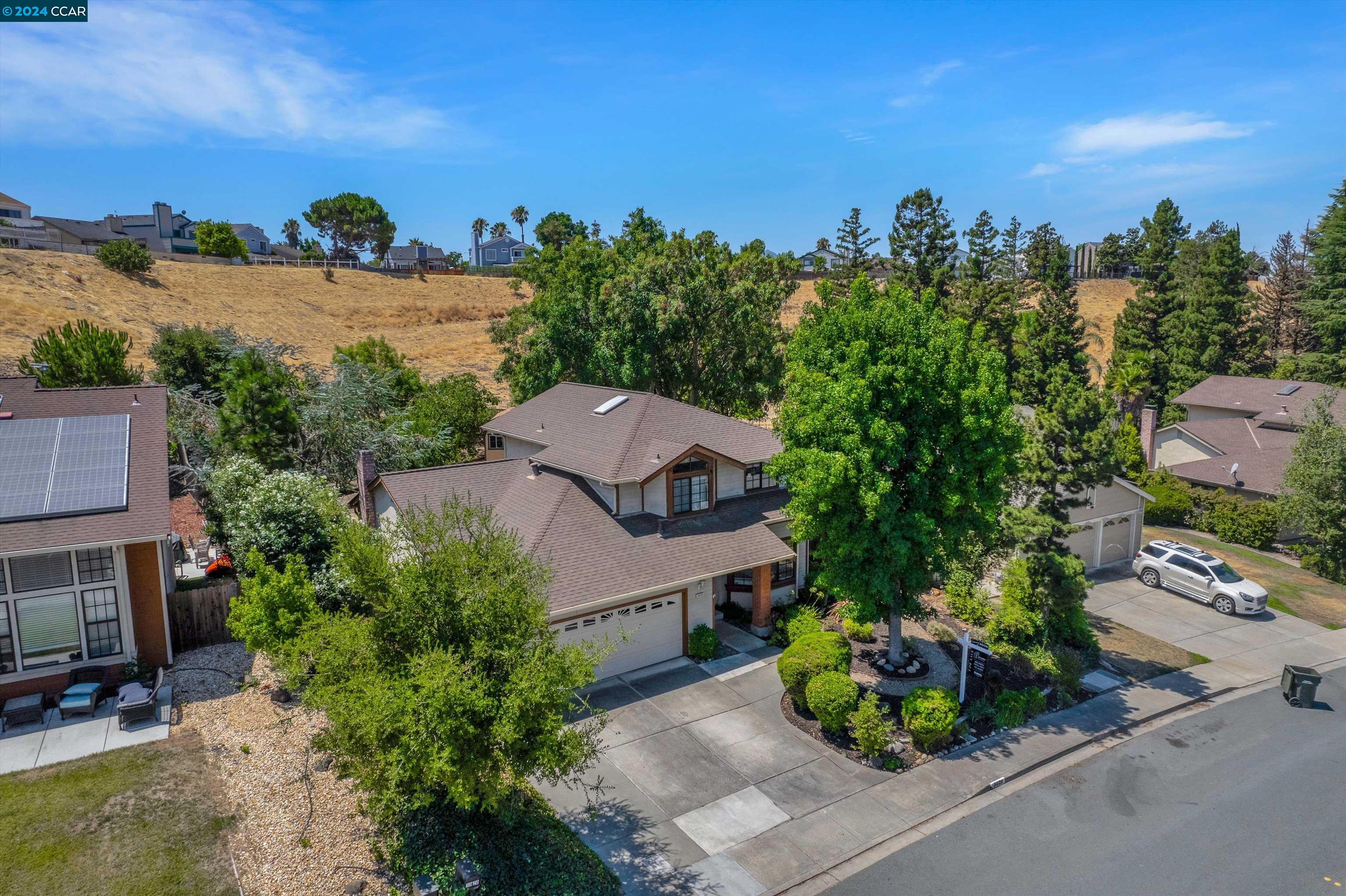 3020 Larkspur Dr