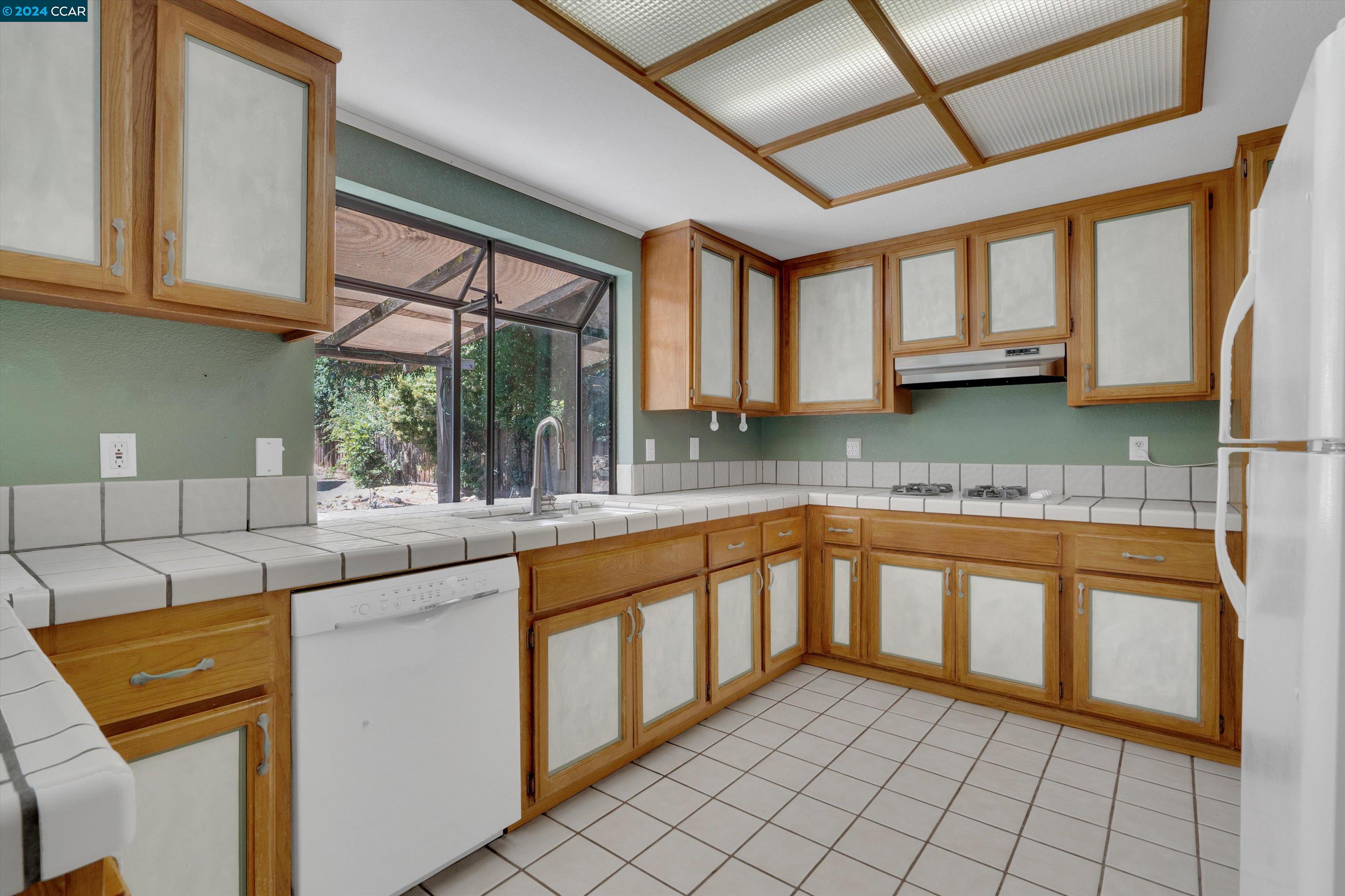 3020 Larkspur Dr