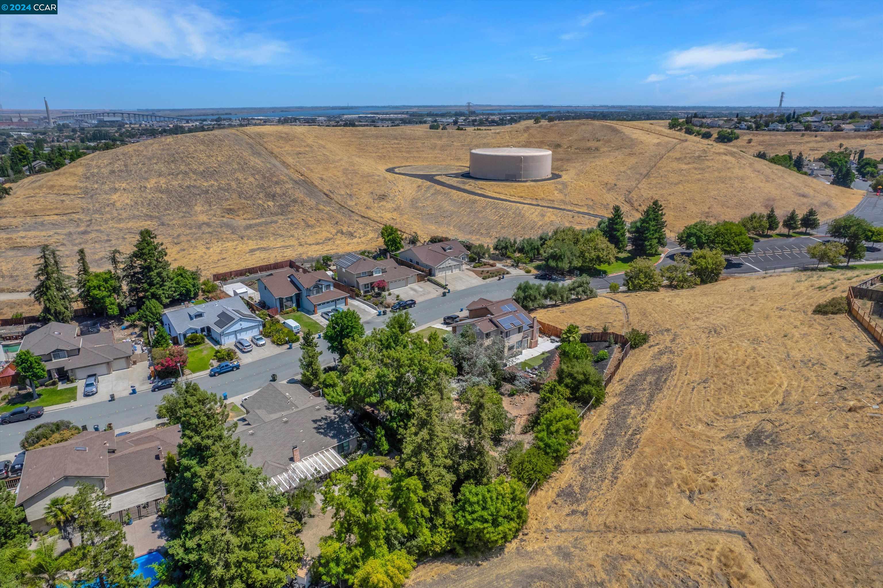 3020 Larkspur Dr