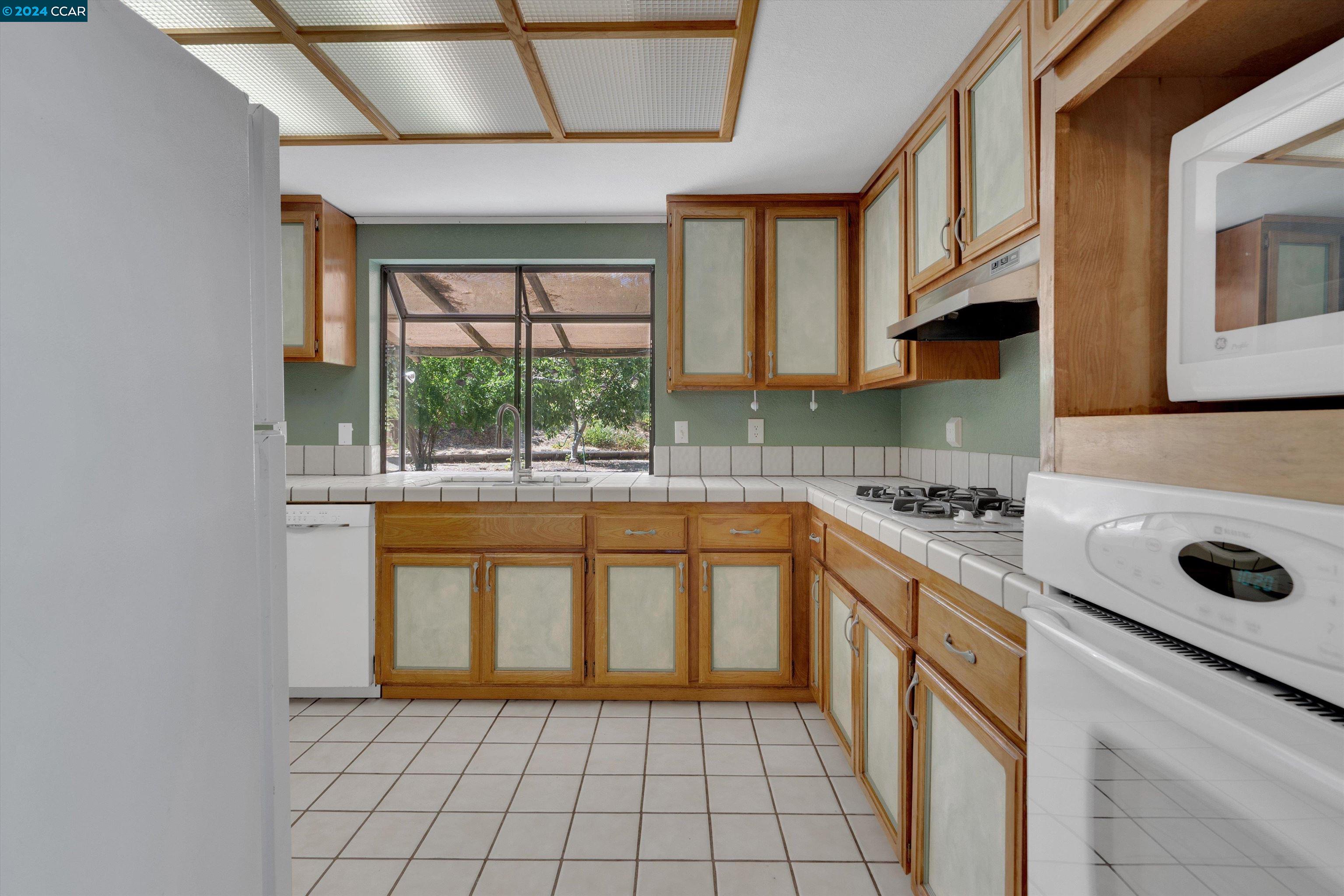 3020 Larkspur Dr