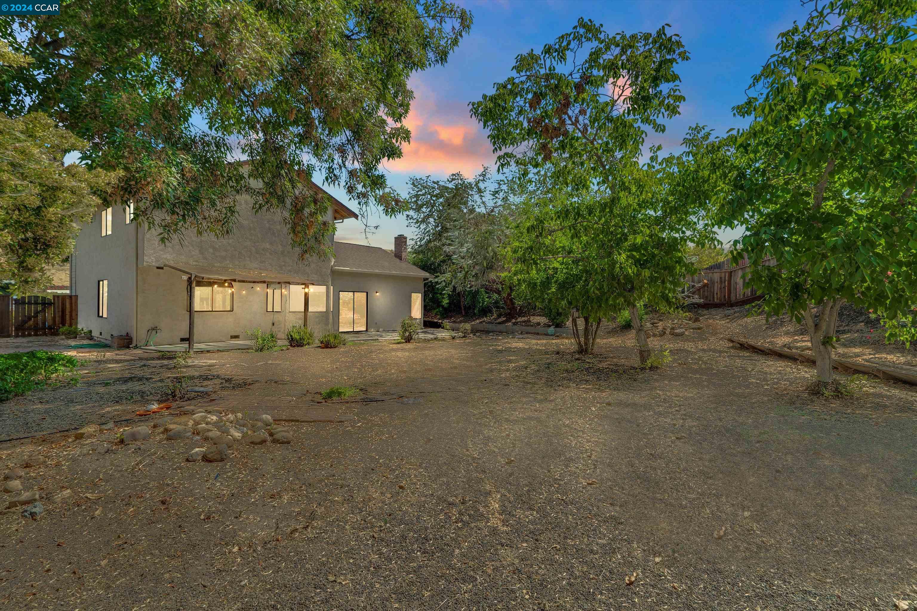 3020 Larkspur Dr