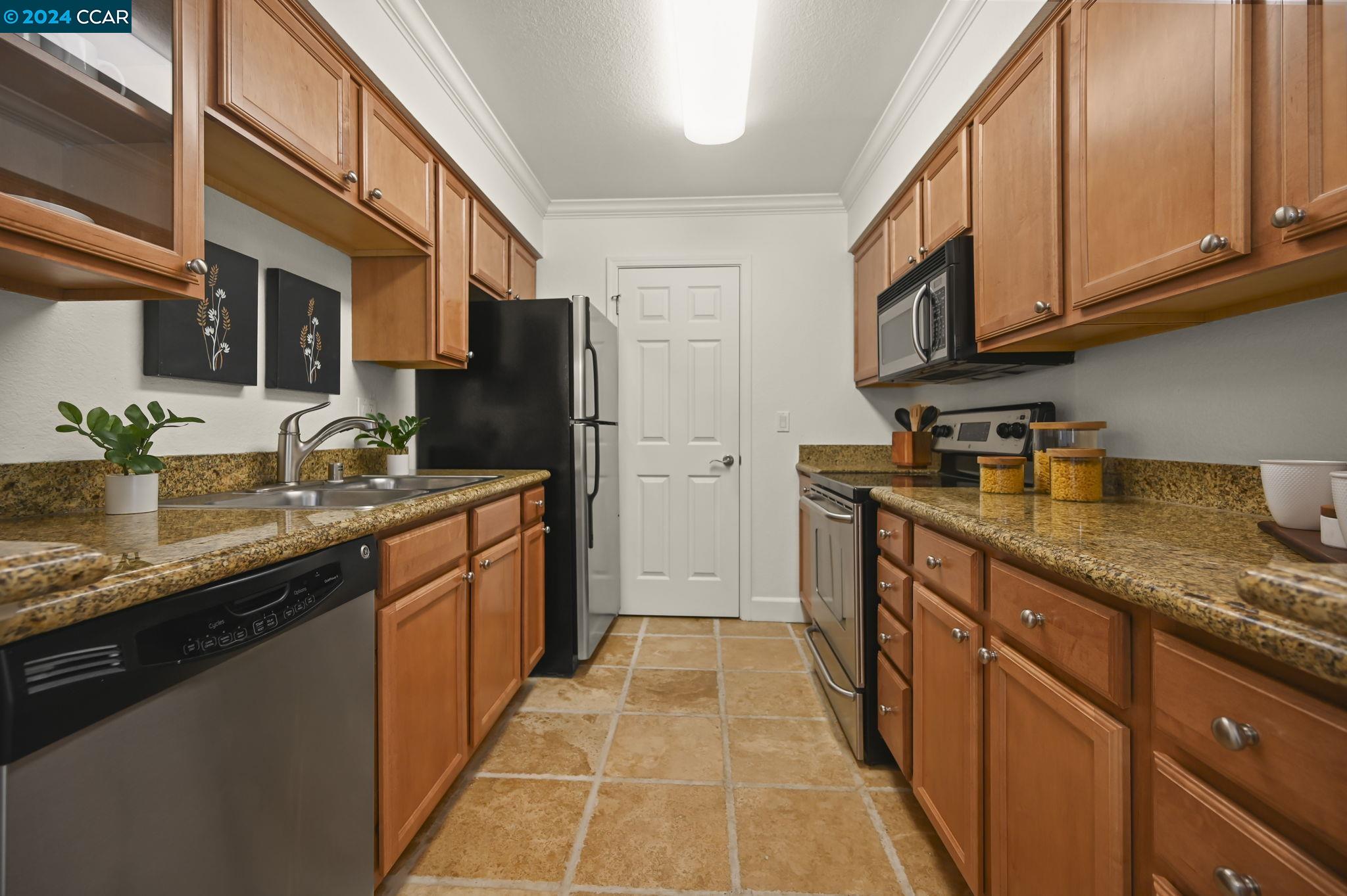 128 Eastridge Dr
