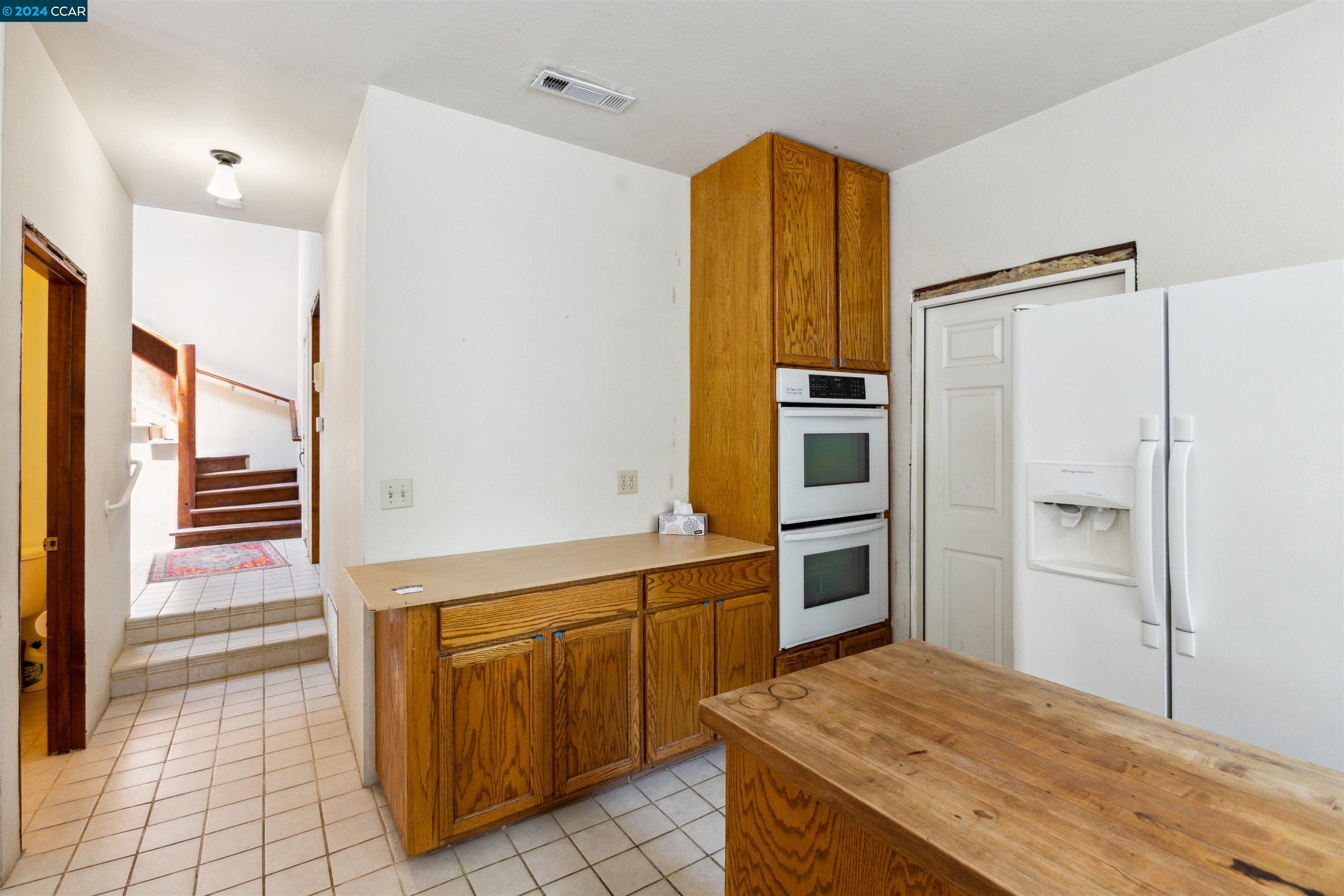 1241 Laverock Ln