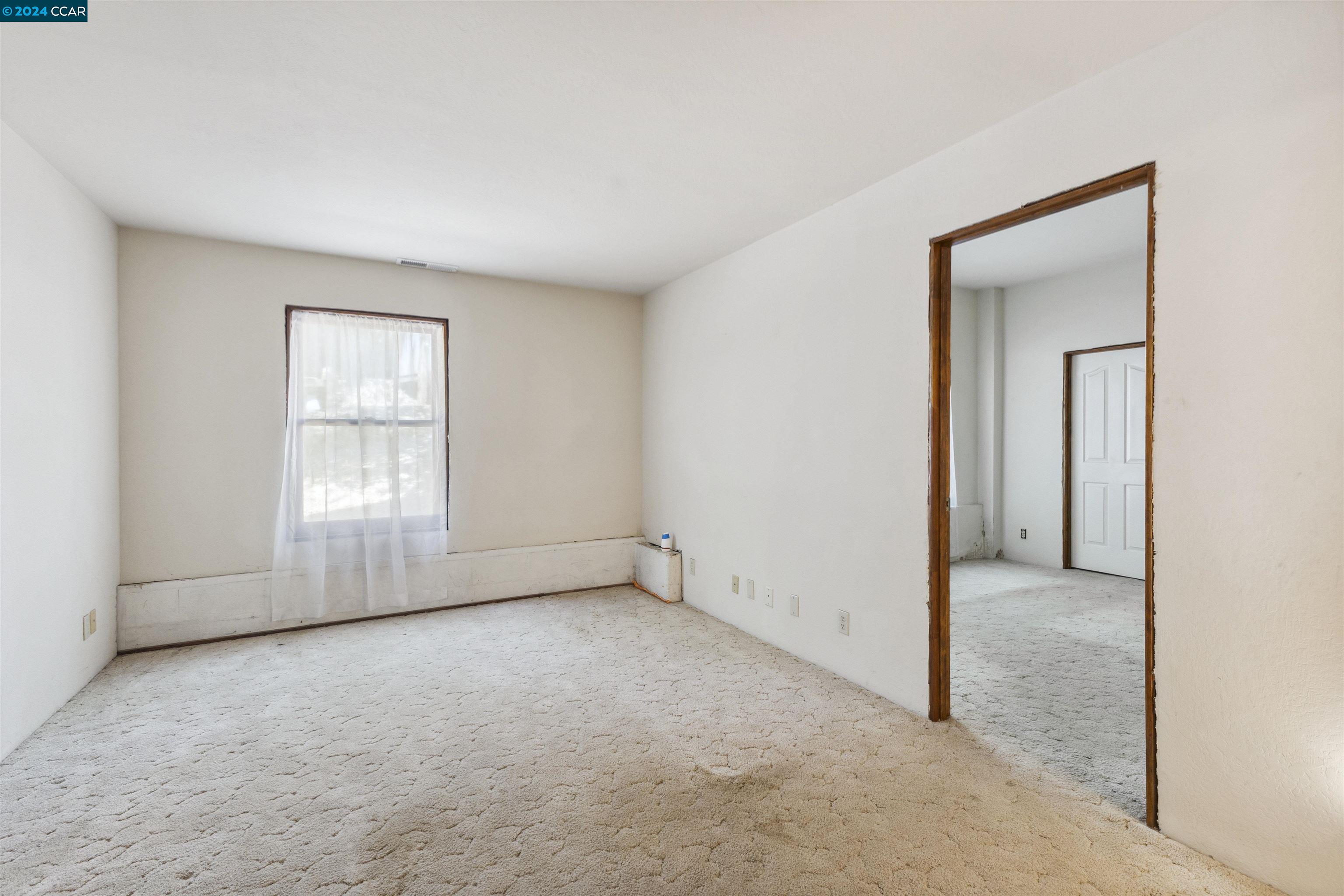 1241 Laverock Ln