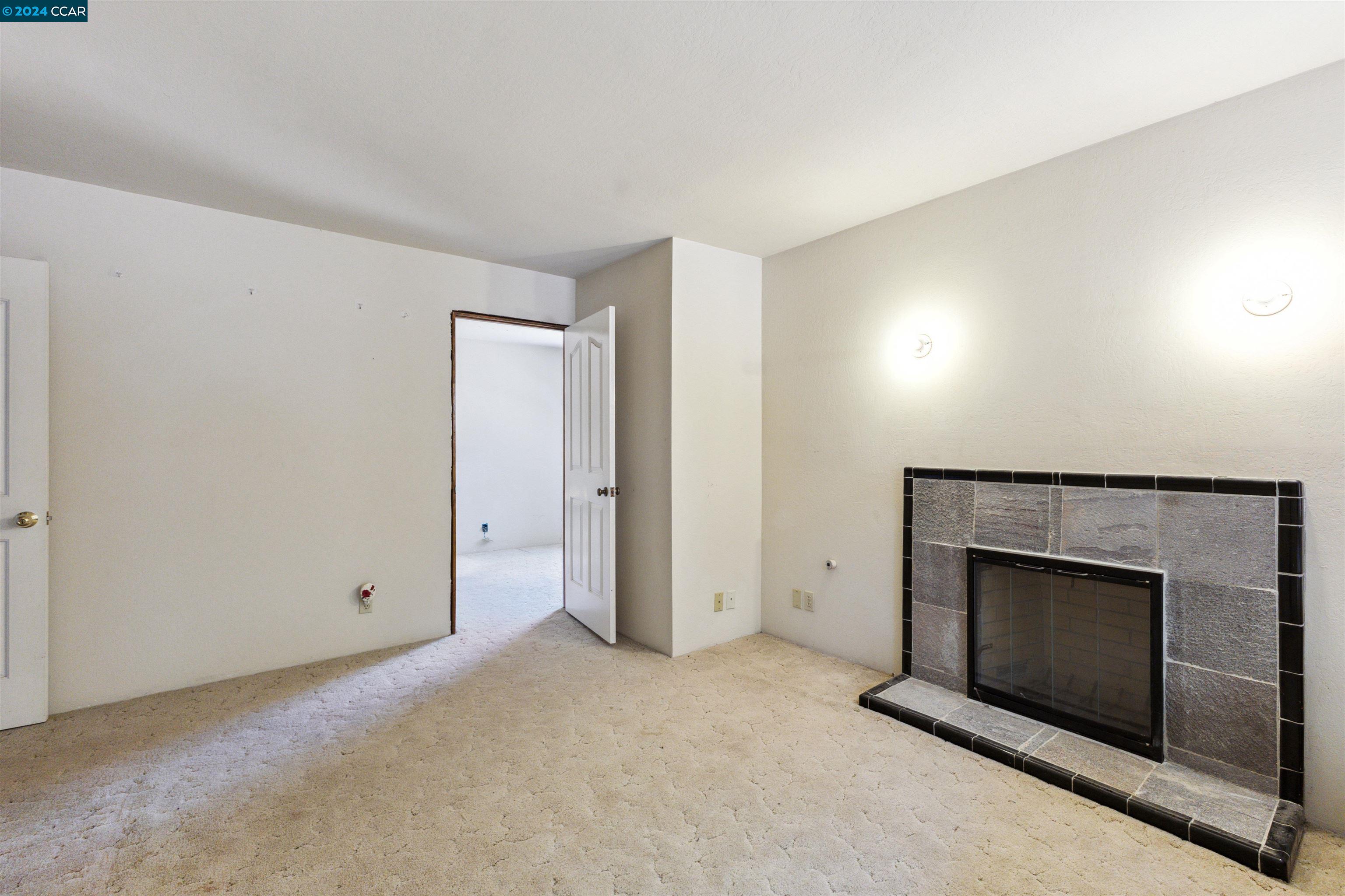 1241 Laverock Ln