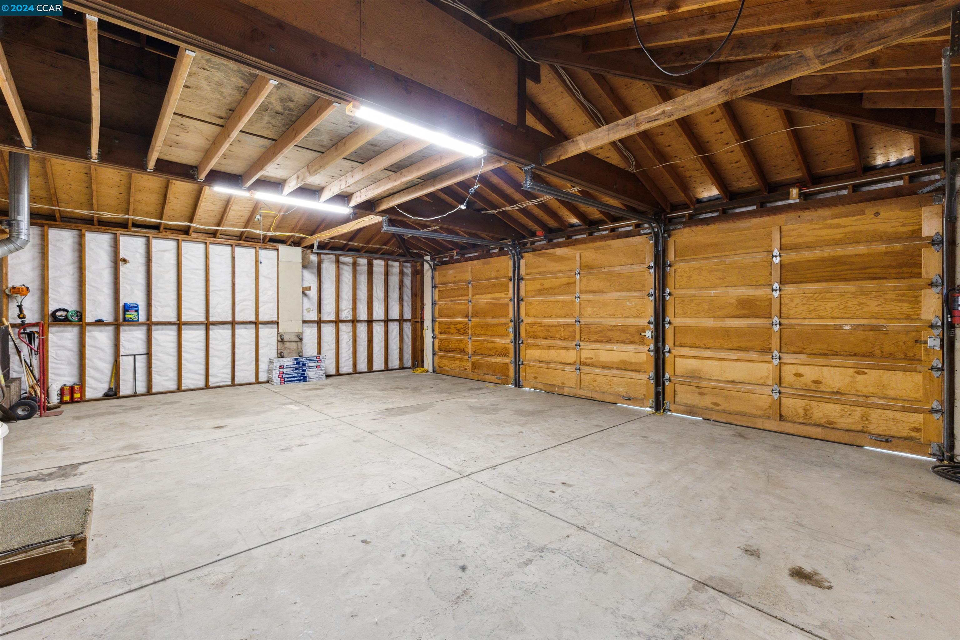 1241 Laverock Ln