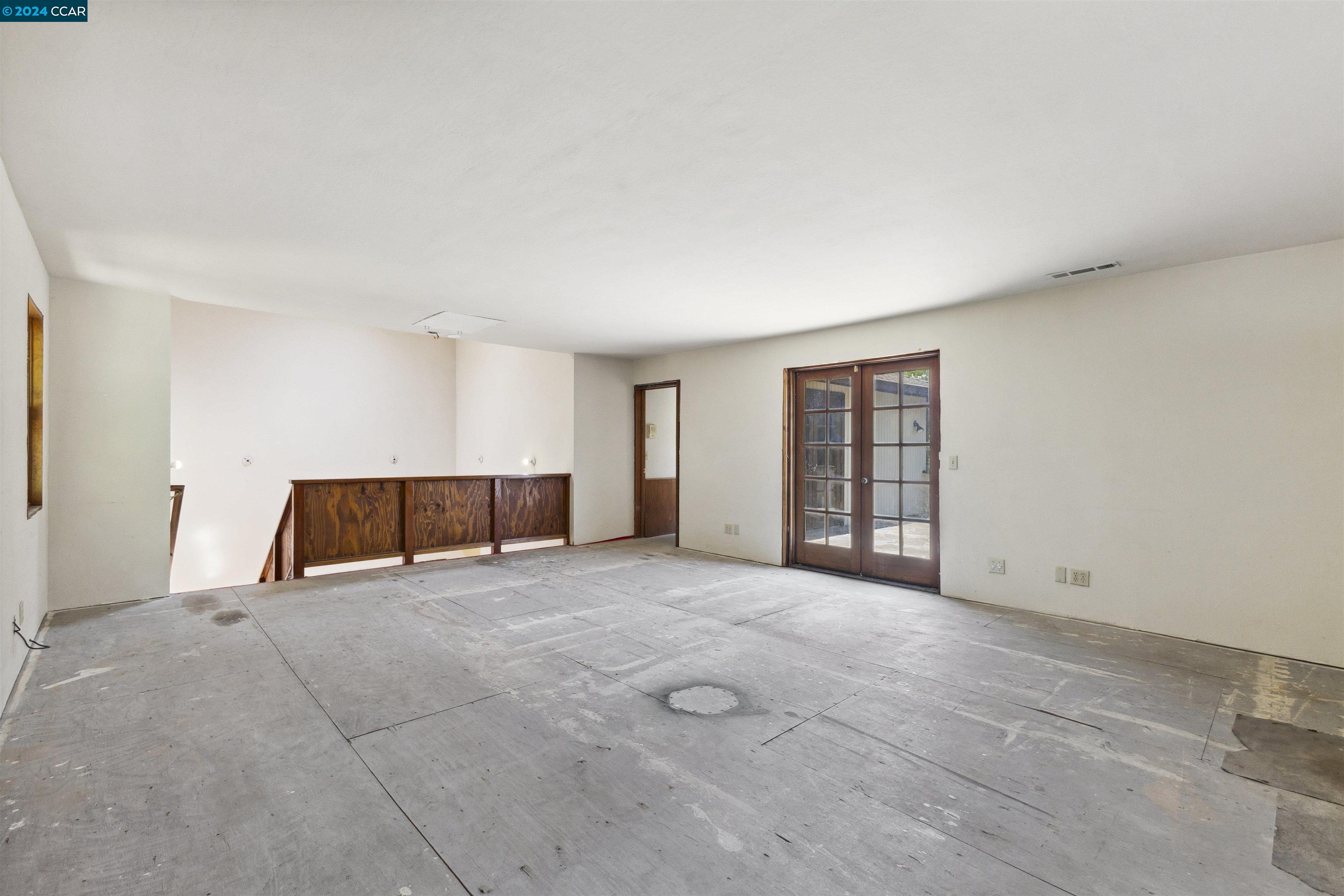 1241 Laverock Ln