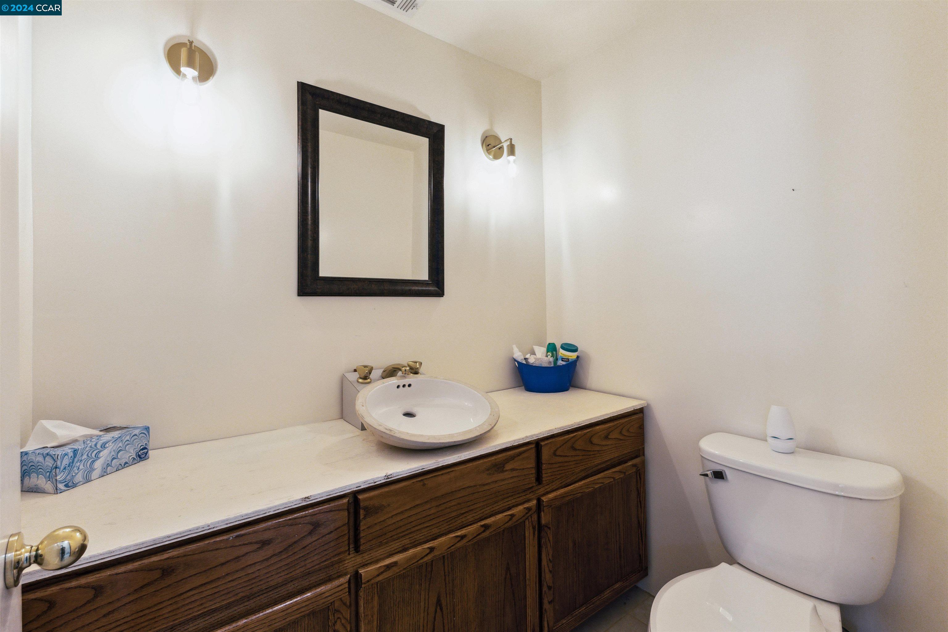 1241 Laverock Ln
