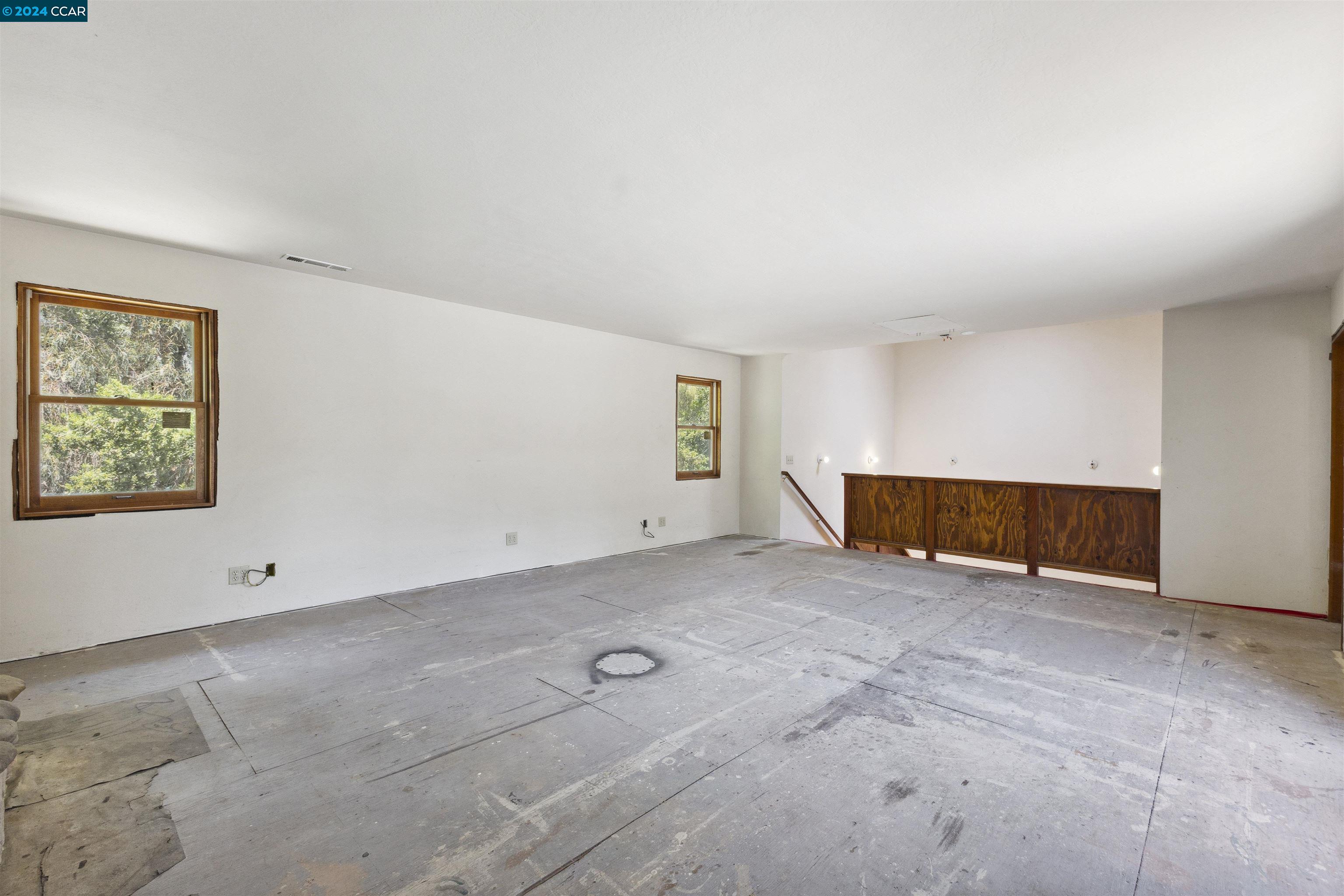 1241 Laverock Ln