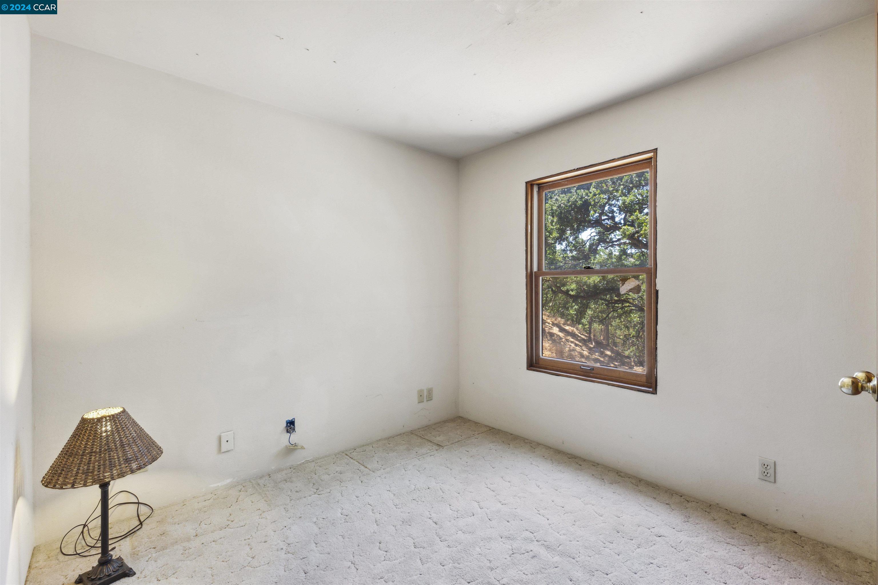 1241 Laverock Ln