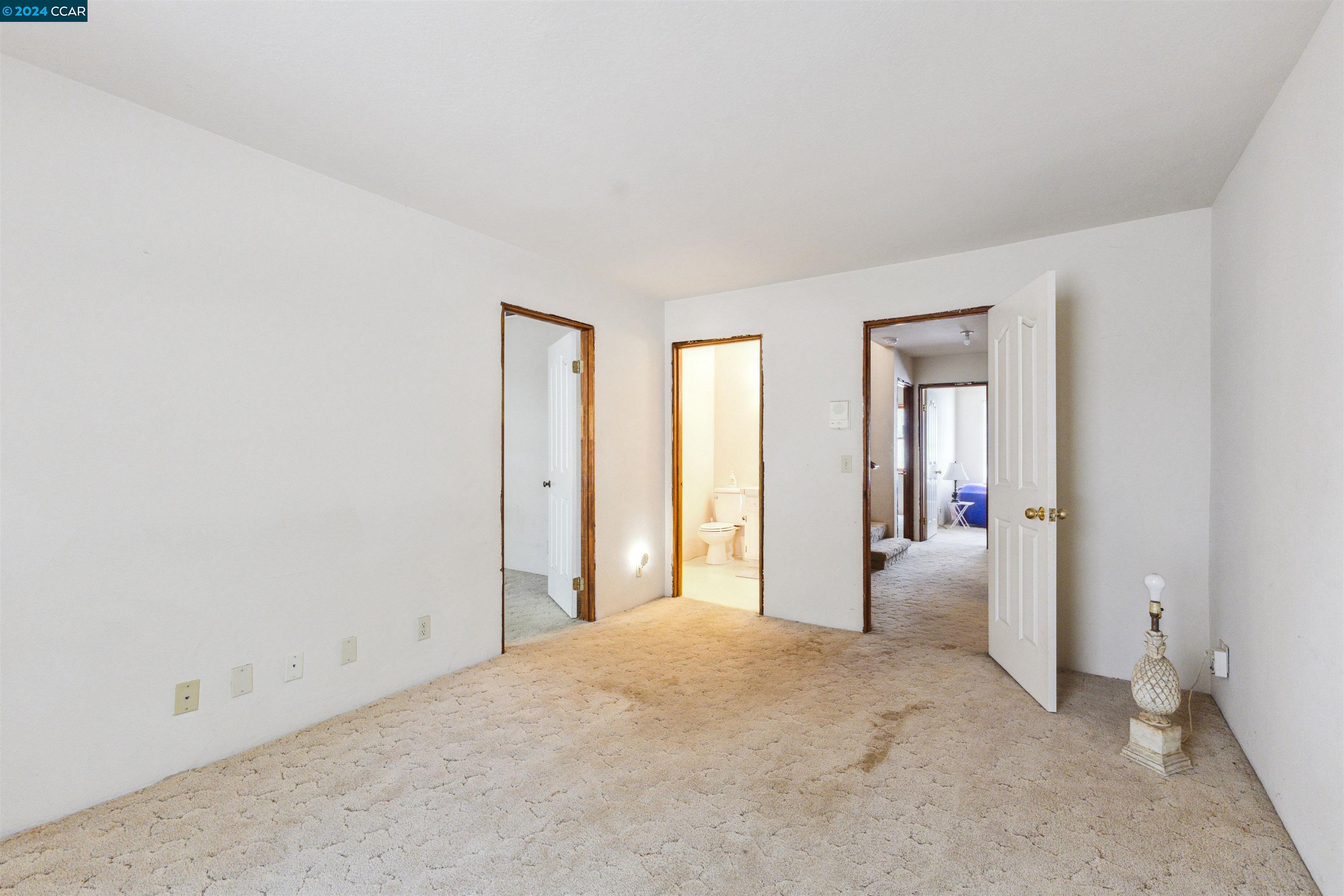 1241 Laverock Ln