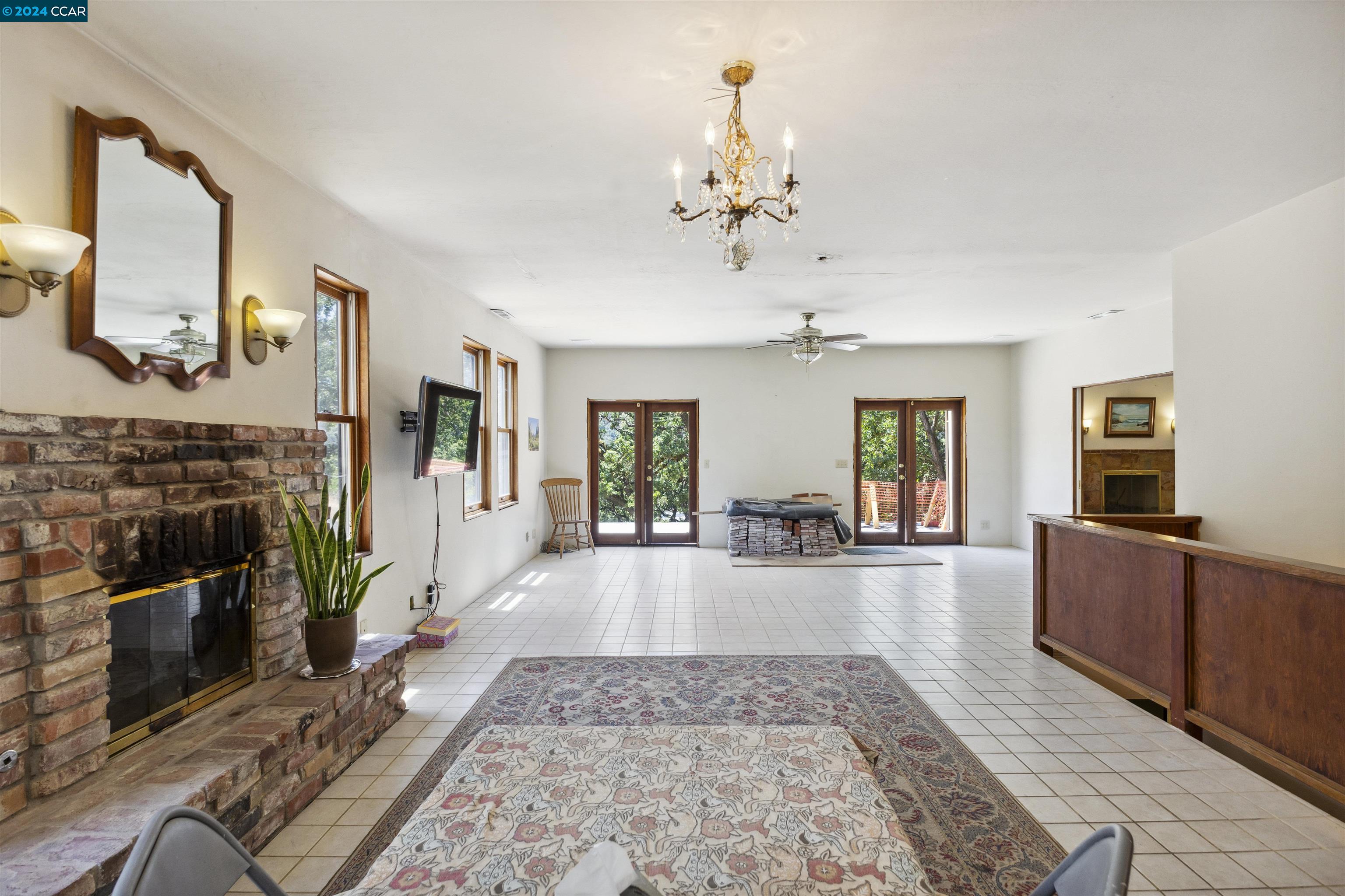 1241 Laverock Ln
