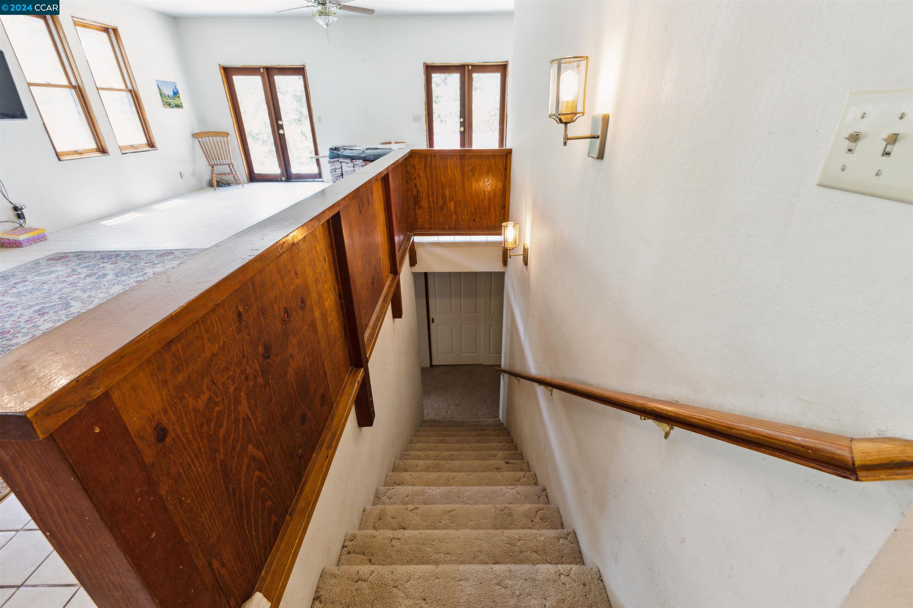 1241 Laverock Ln