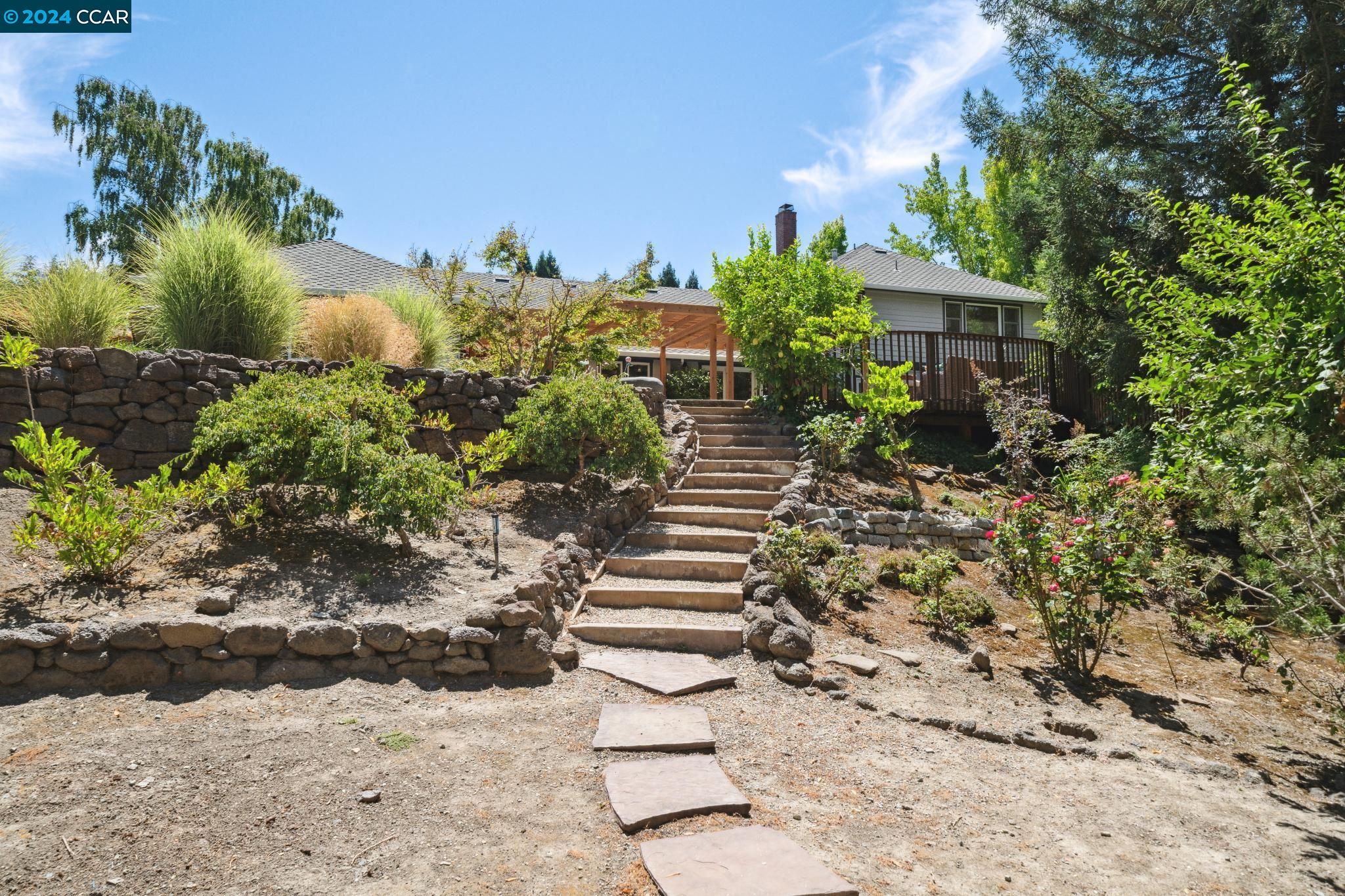 5 Merrill Dr