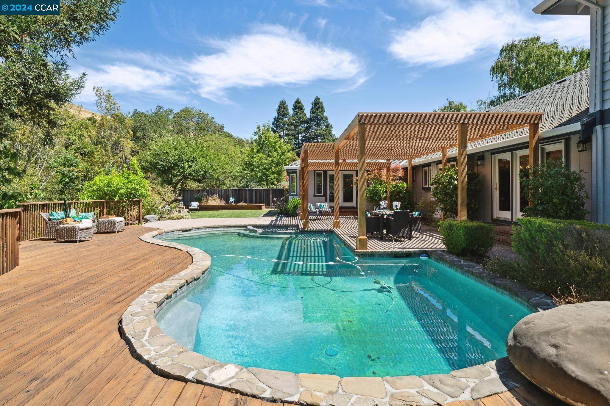5 Merrill Dr