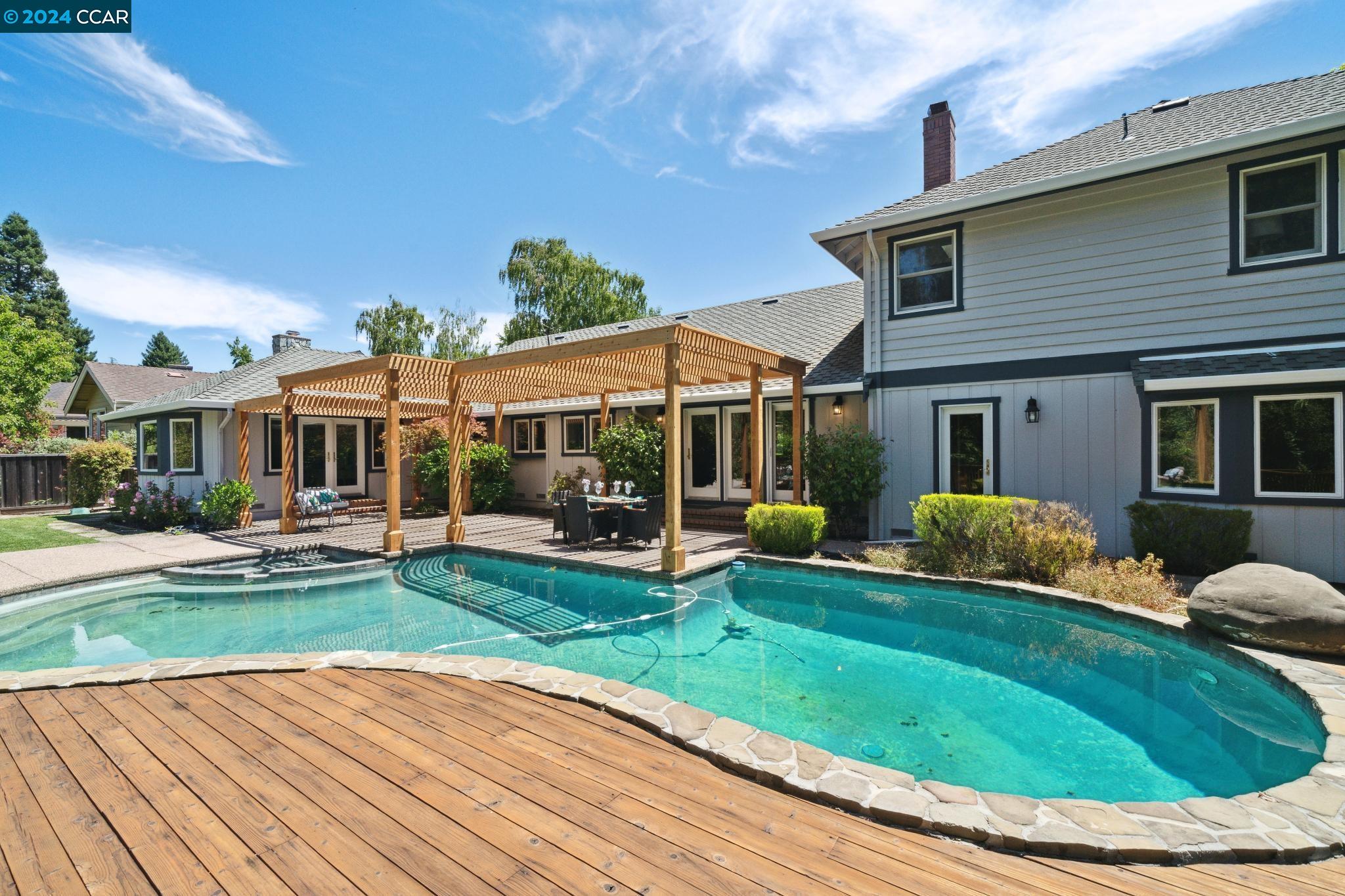 5 Merrill Dr