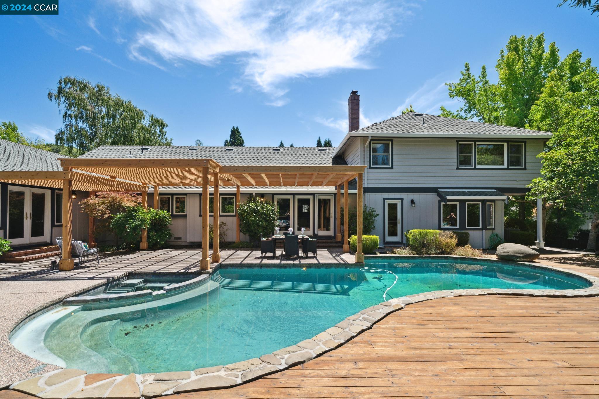 5 Merrill Dr