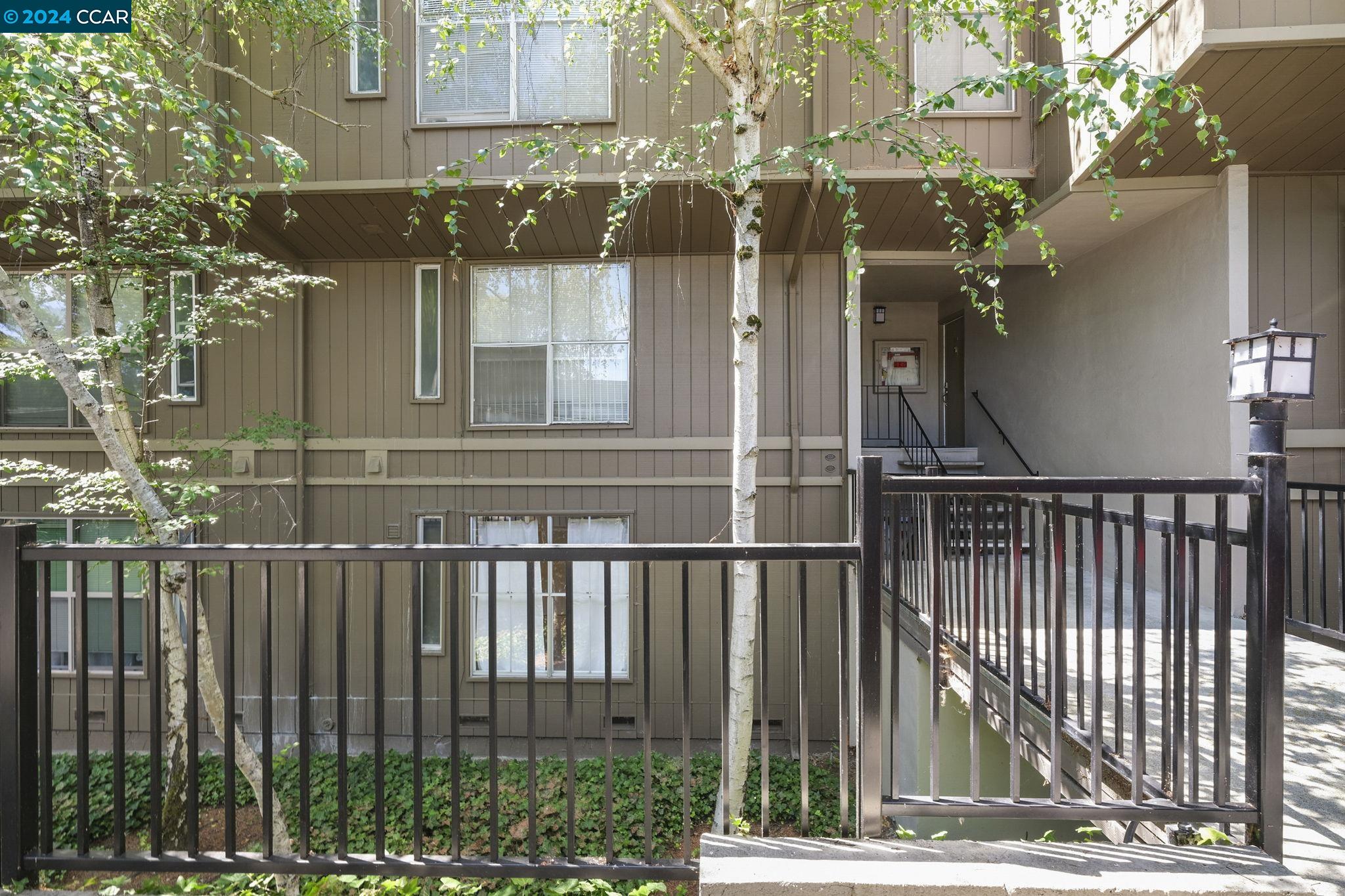 2079 Ascot Dr # 137