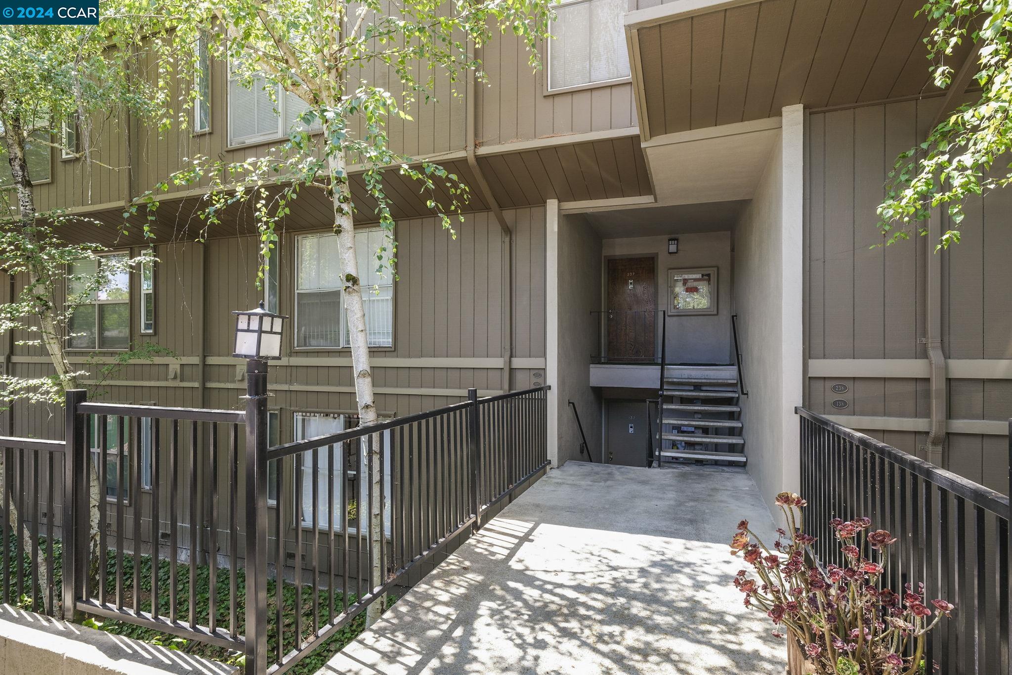 2079 Ascot Dr # 137