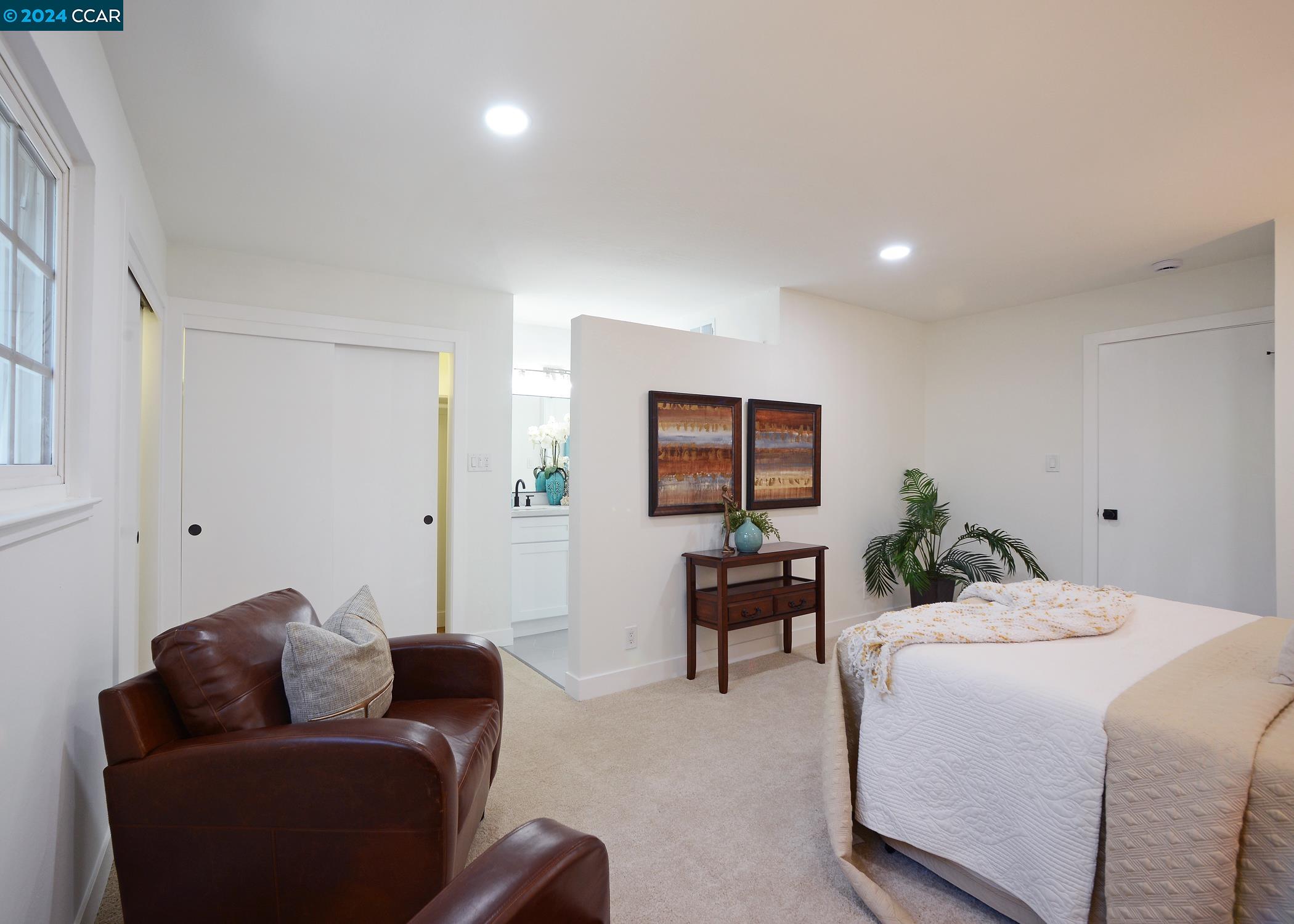 1836 Woodsdale Dr