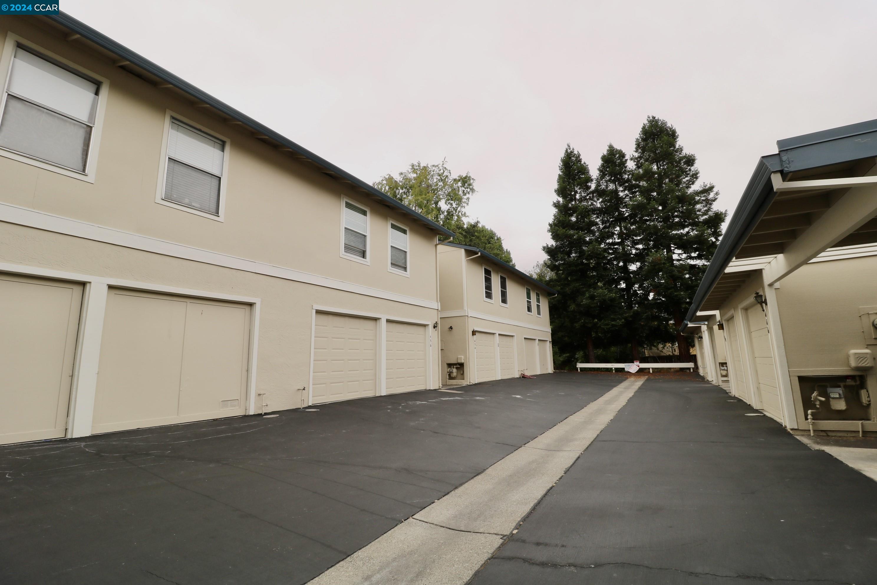 456 Holiday Hills Dr