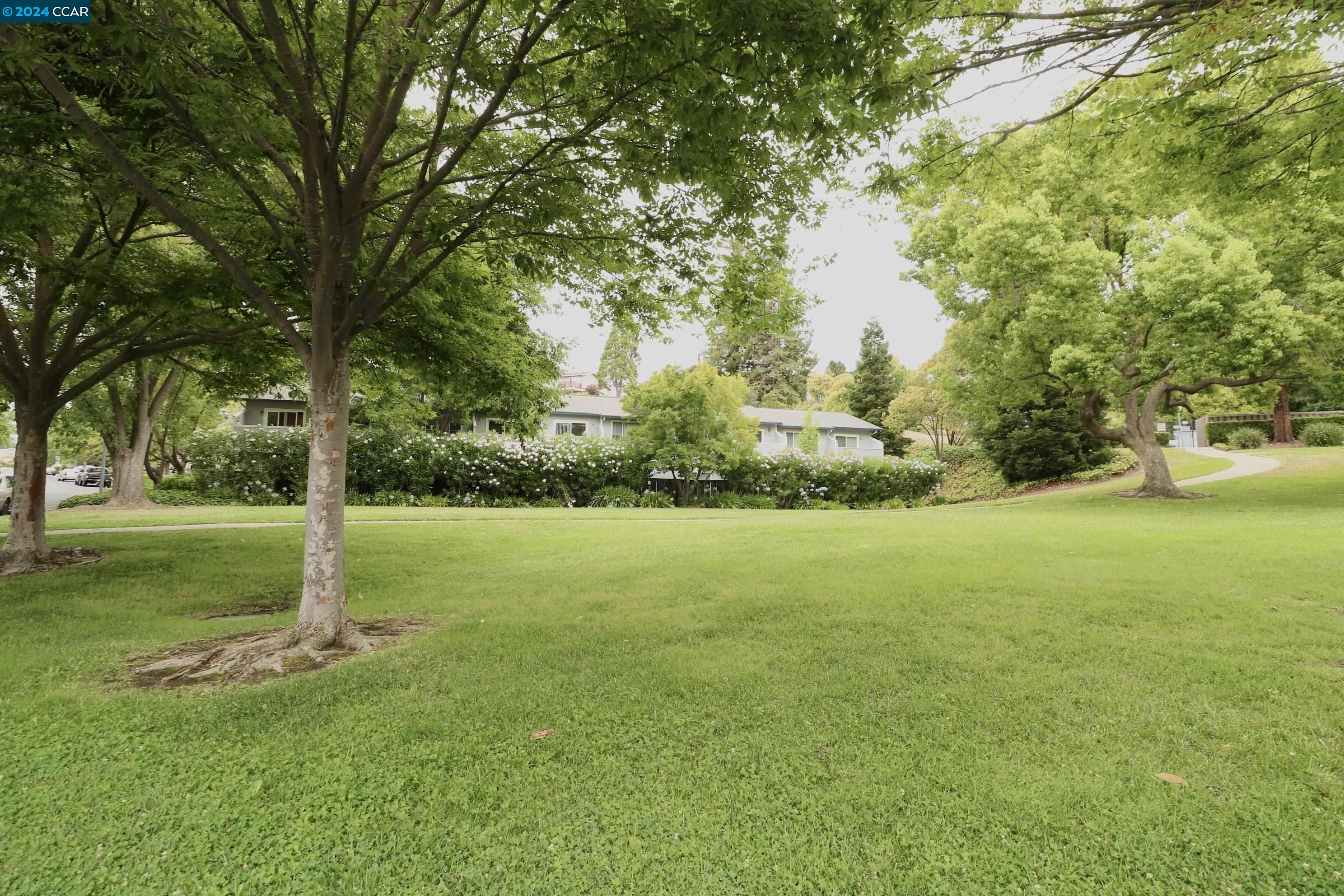 456 Holiday Hills Dr