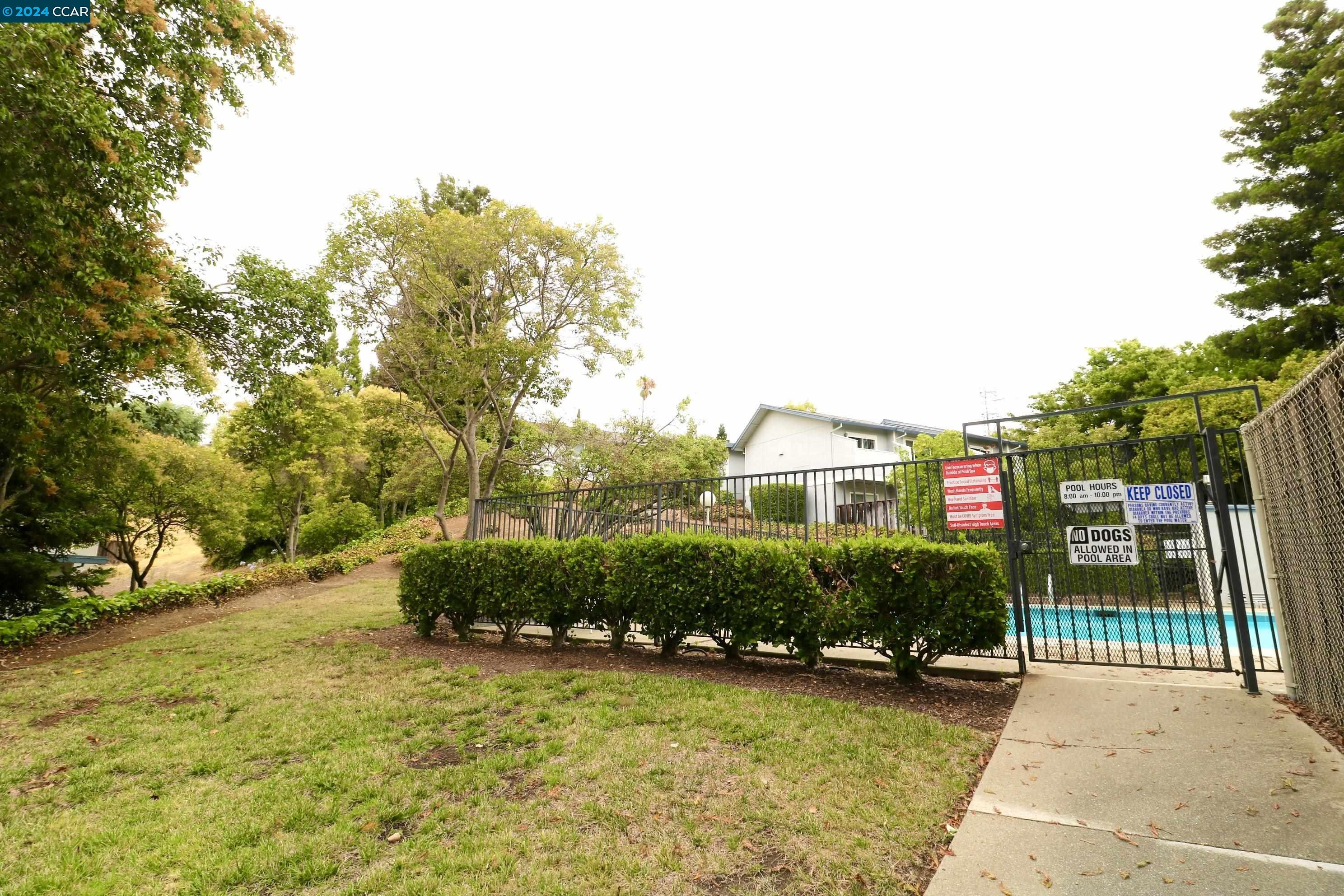 456 Holiday Hills Dr