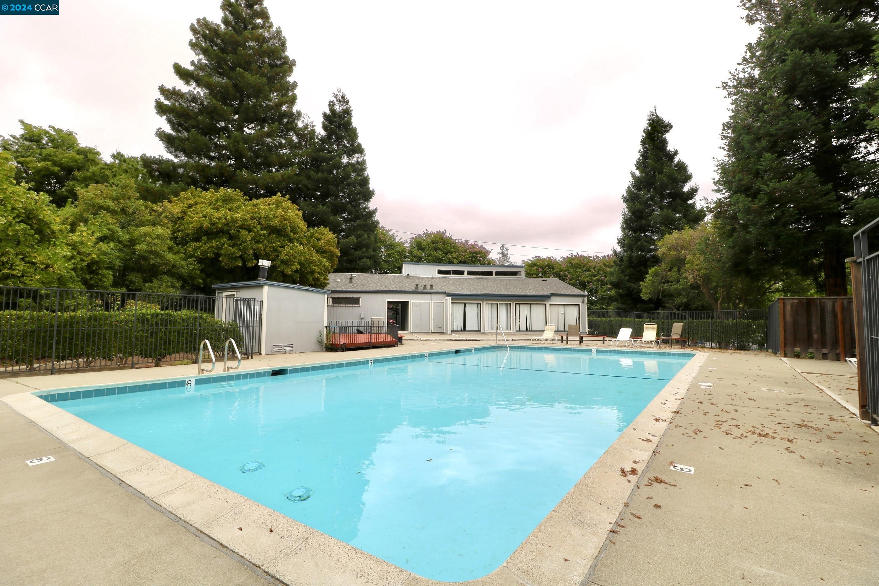 456 Holiday Hills Dr
