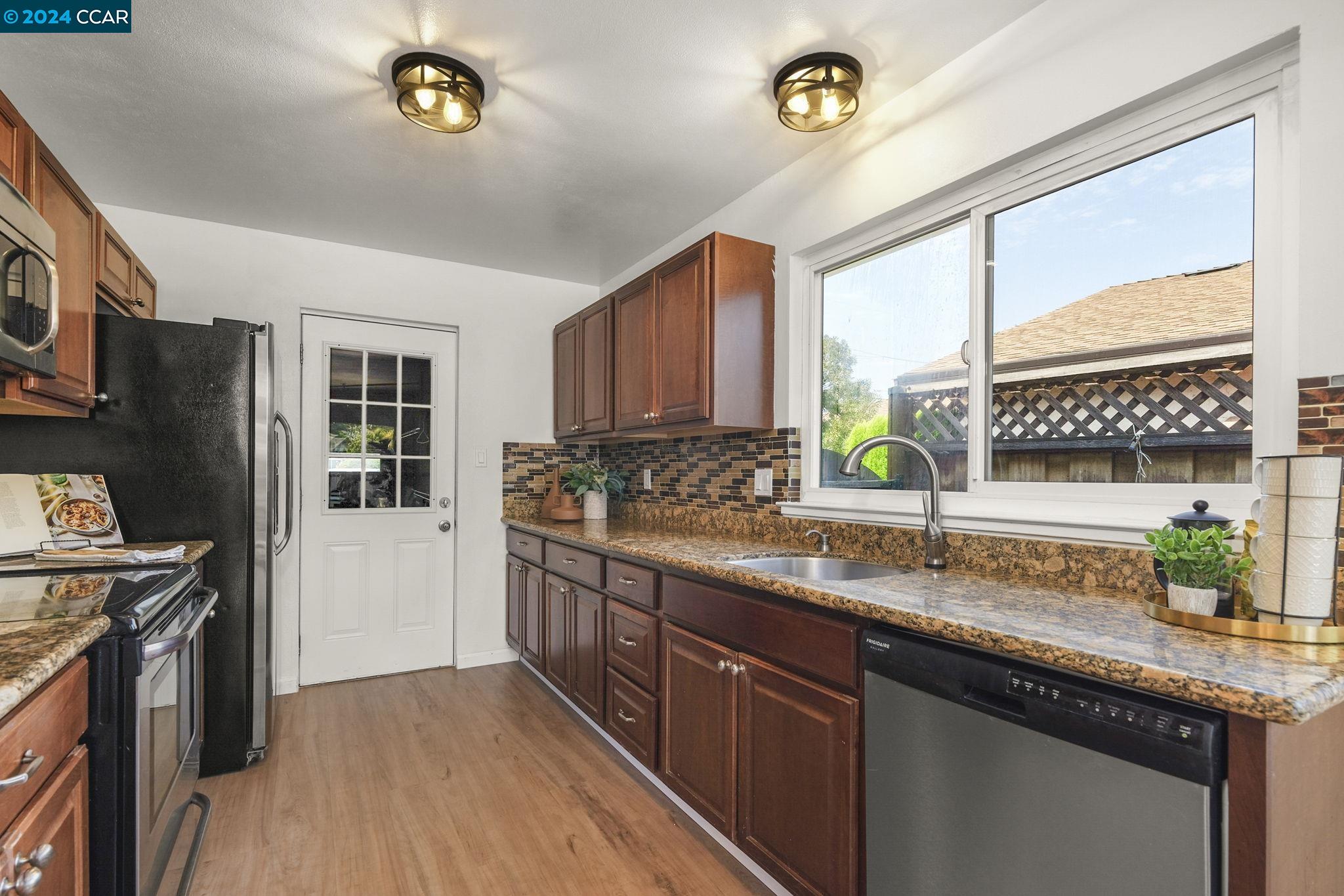 3117 Marvelle Ln