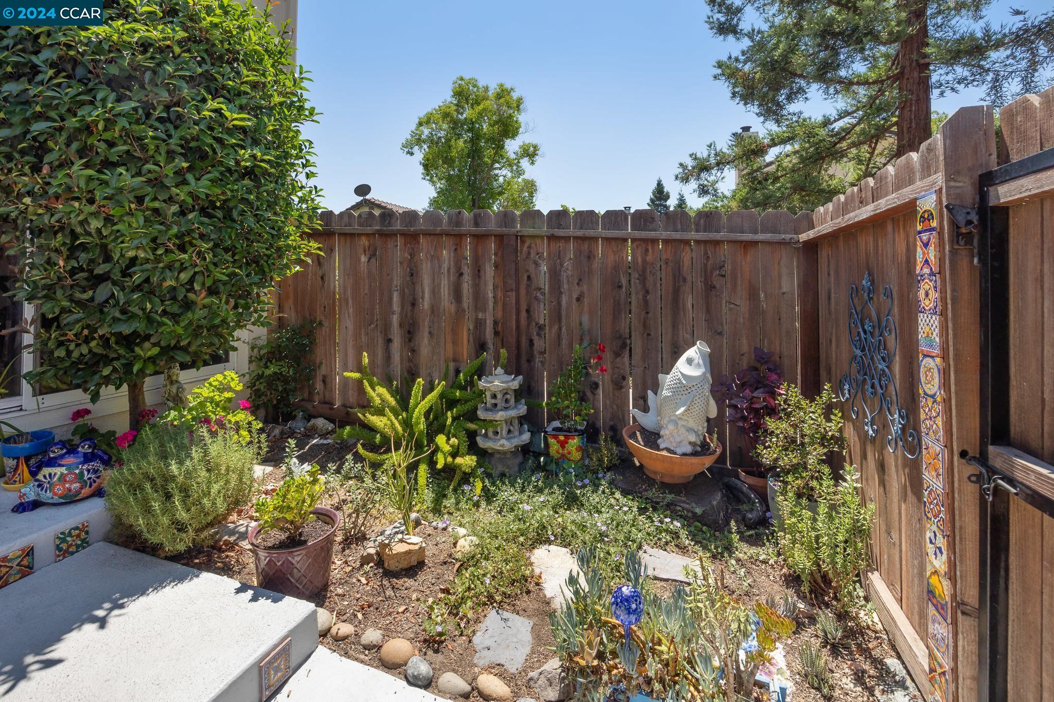 3711 Saratoga Way