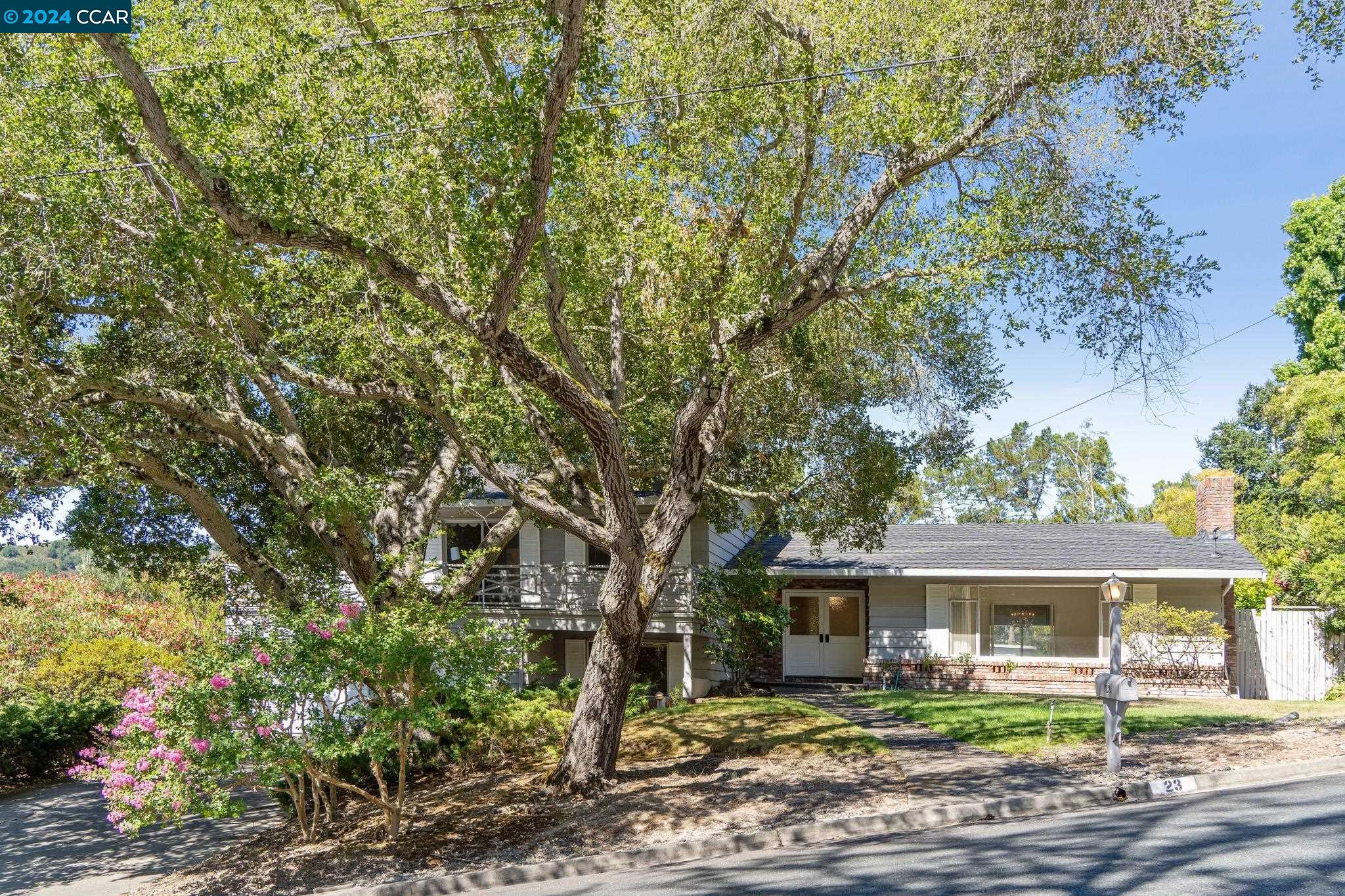 23 Arroyo Dr