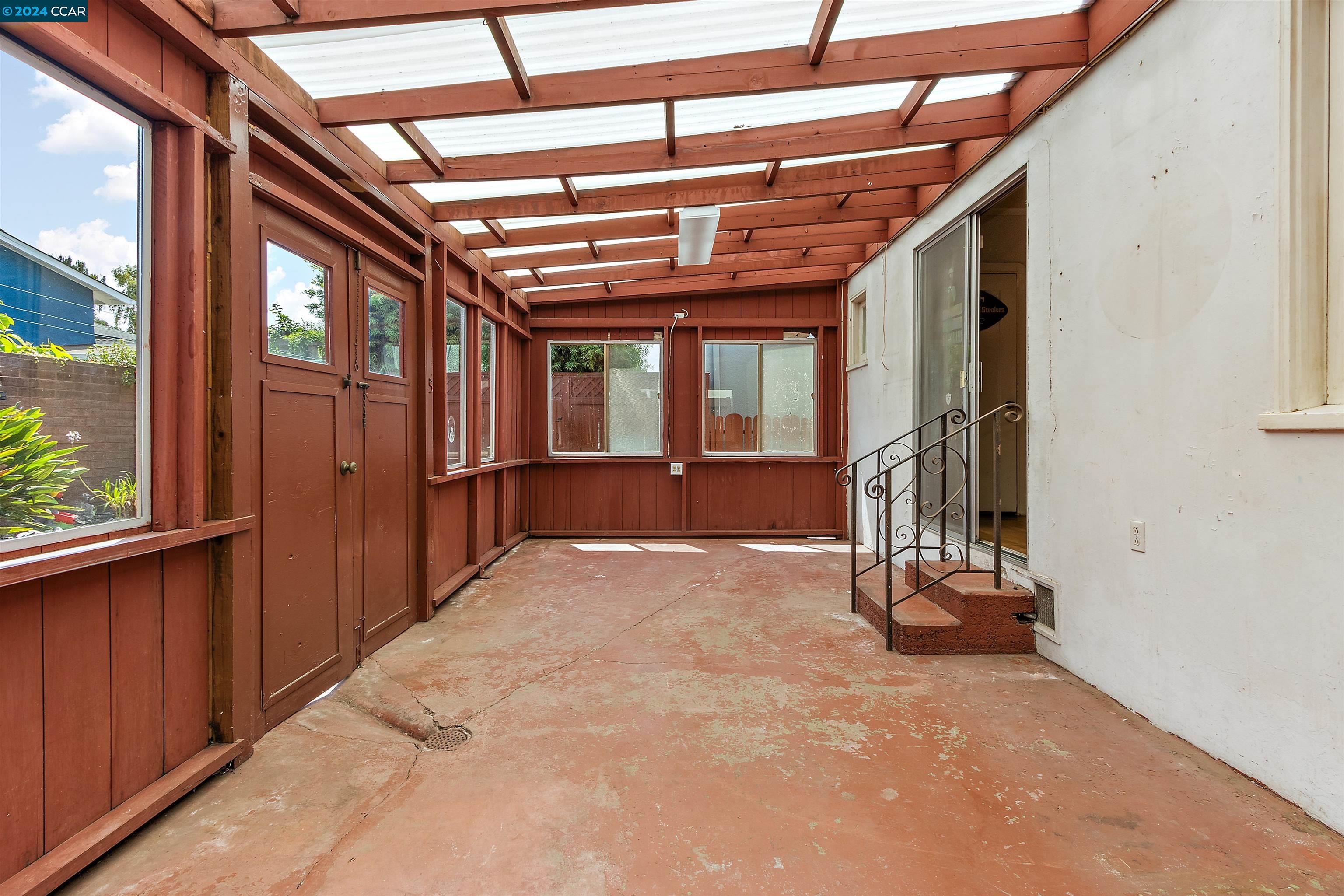 713 San Carlos Ave