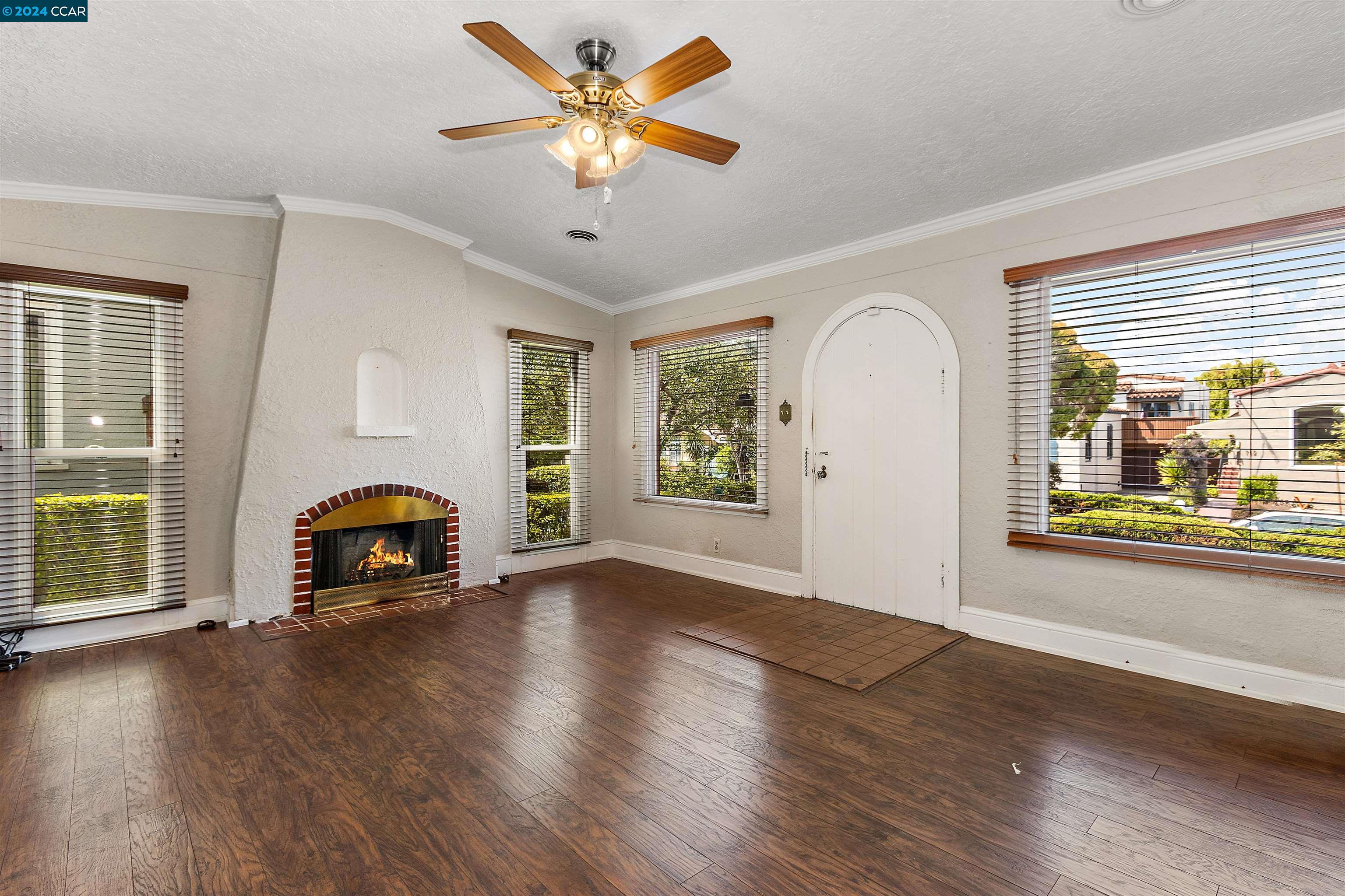 713 San Carlos Ave