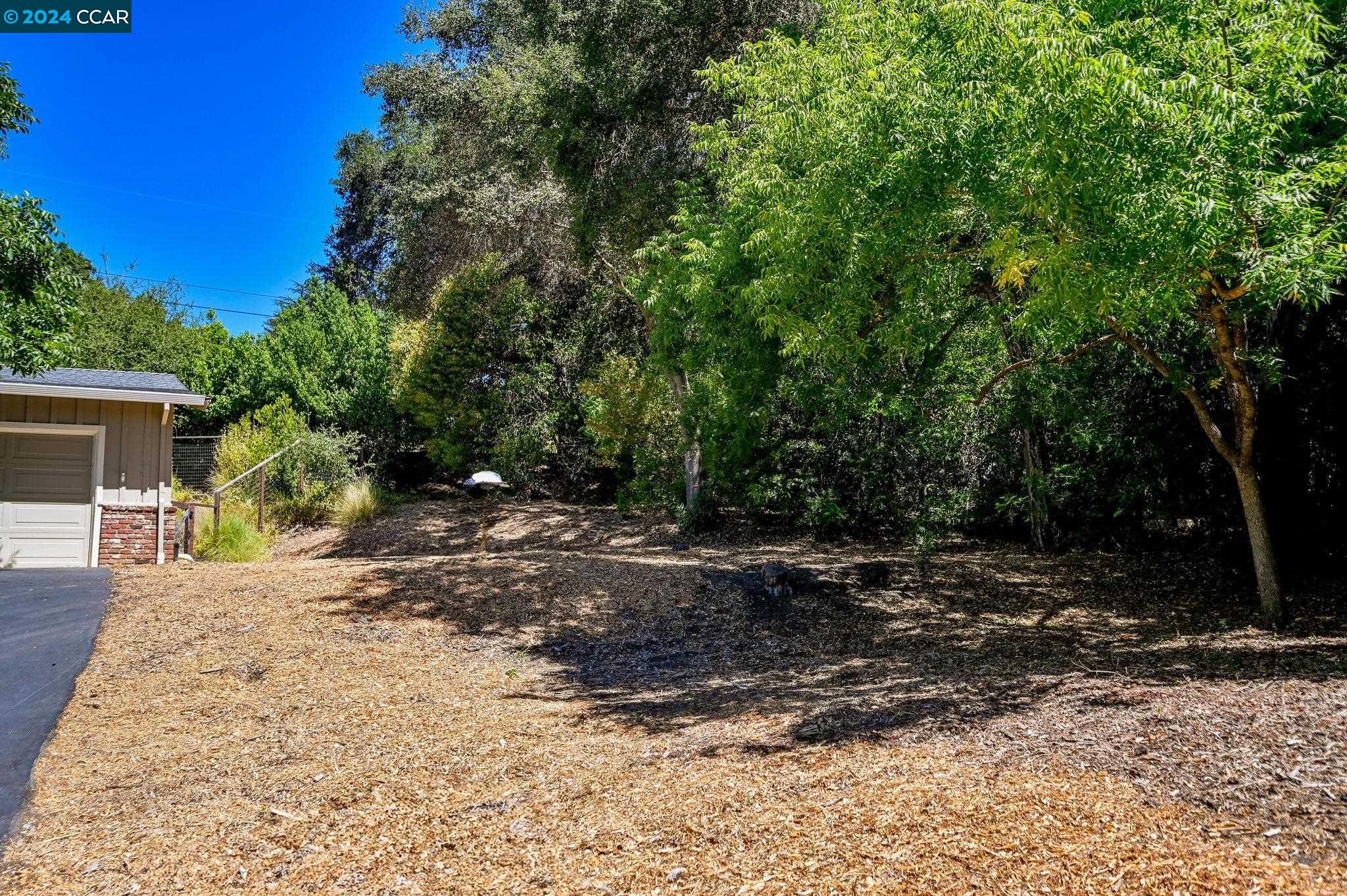 953 Stow Lane
